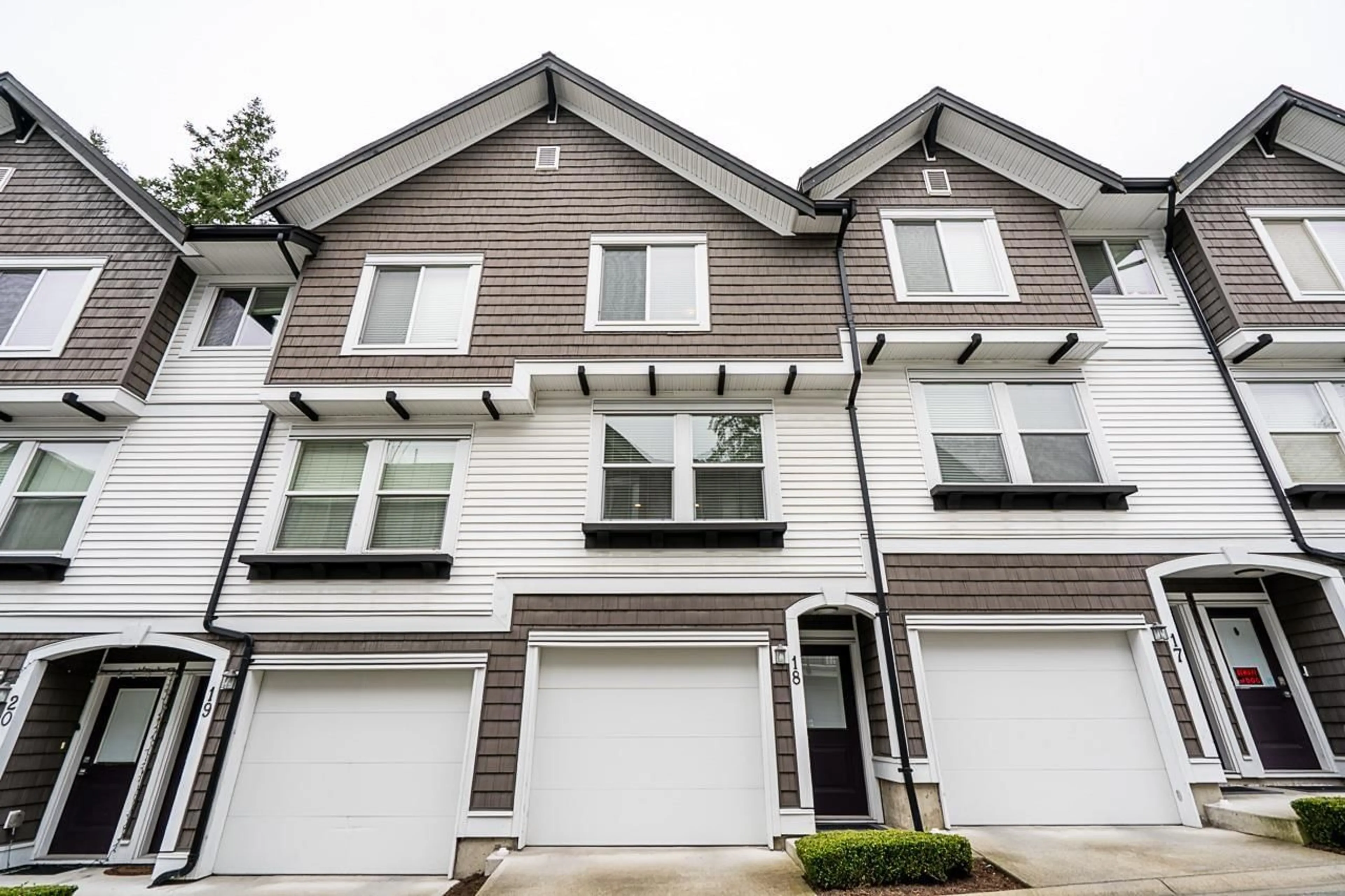 Home with vinyl exterior material, street for 18 - 6089 144 STREET, Surrey British Columbia V3X1A4