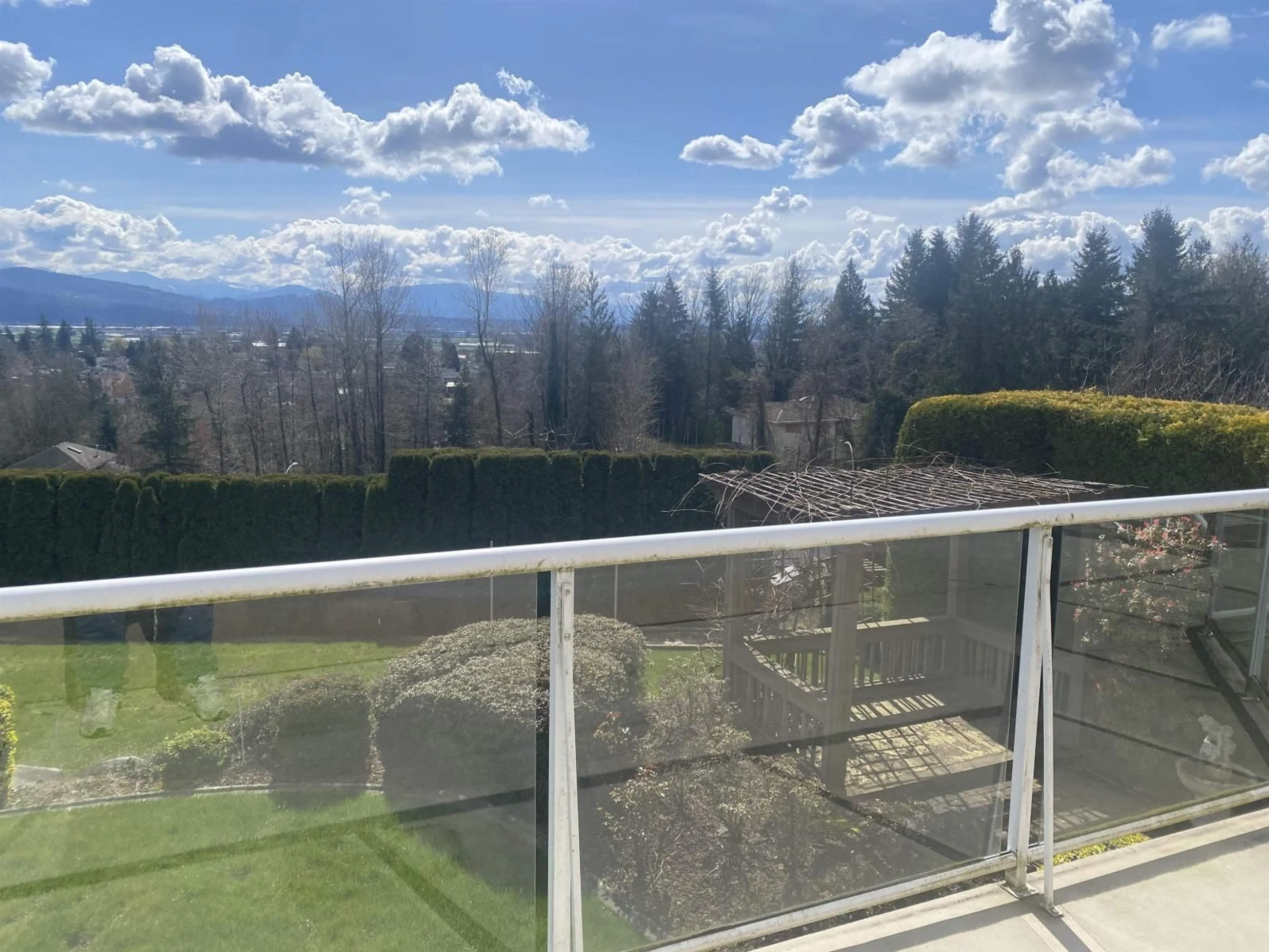 Balcony in the apartment, mountain view for 33508 12TH AVENUE, Mission British Columbia V2V5Z6