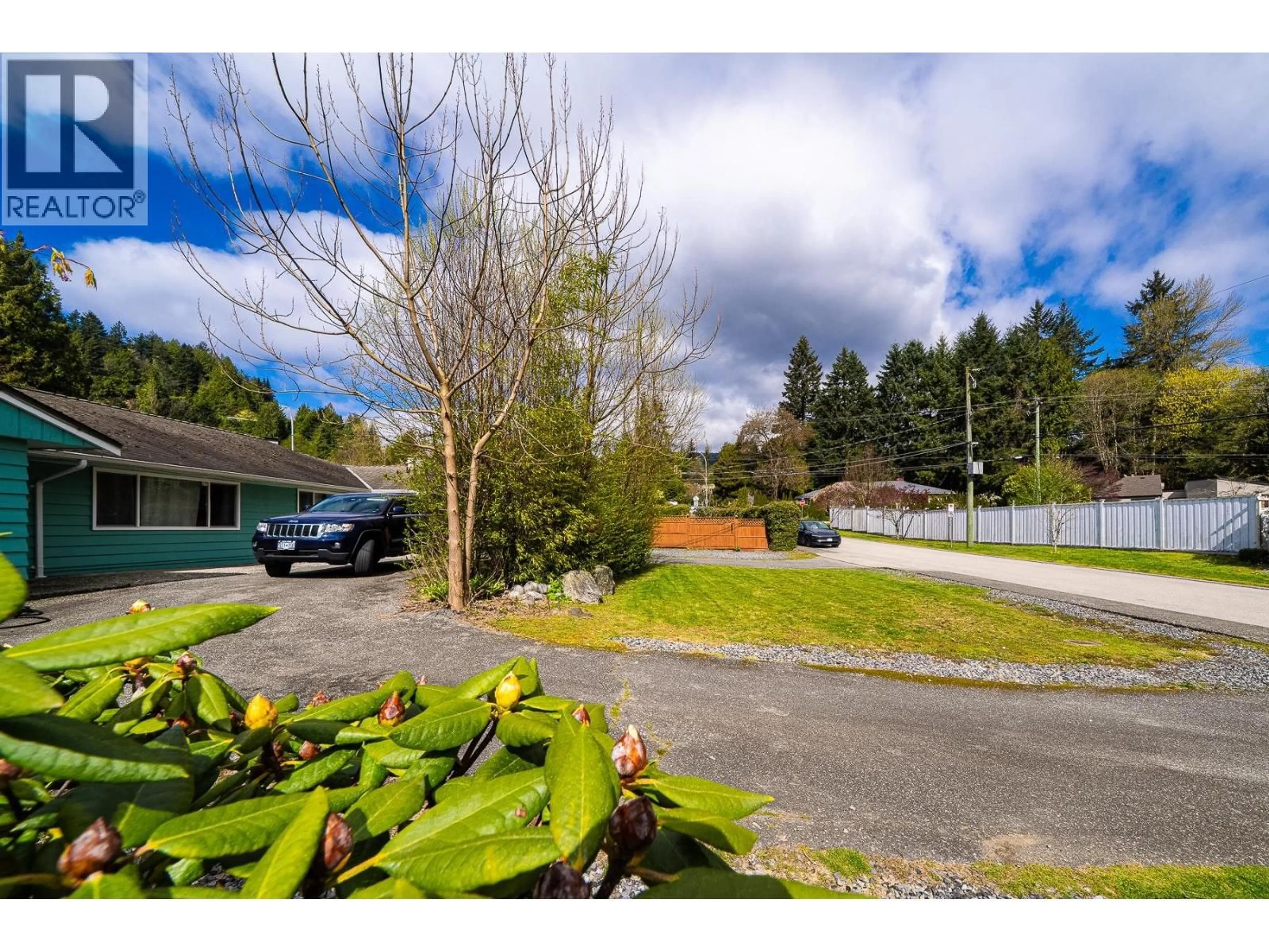 A pic from outside/outdoor area/front of a property/back of a property/a pic from drone, street for 690 BURLEY DRIVE, West Vancouver British Columbia V7T1Z5