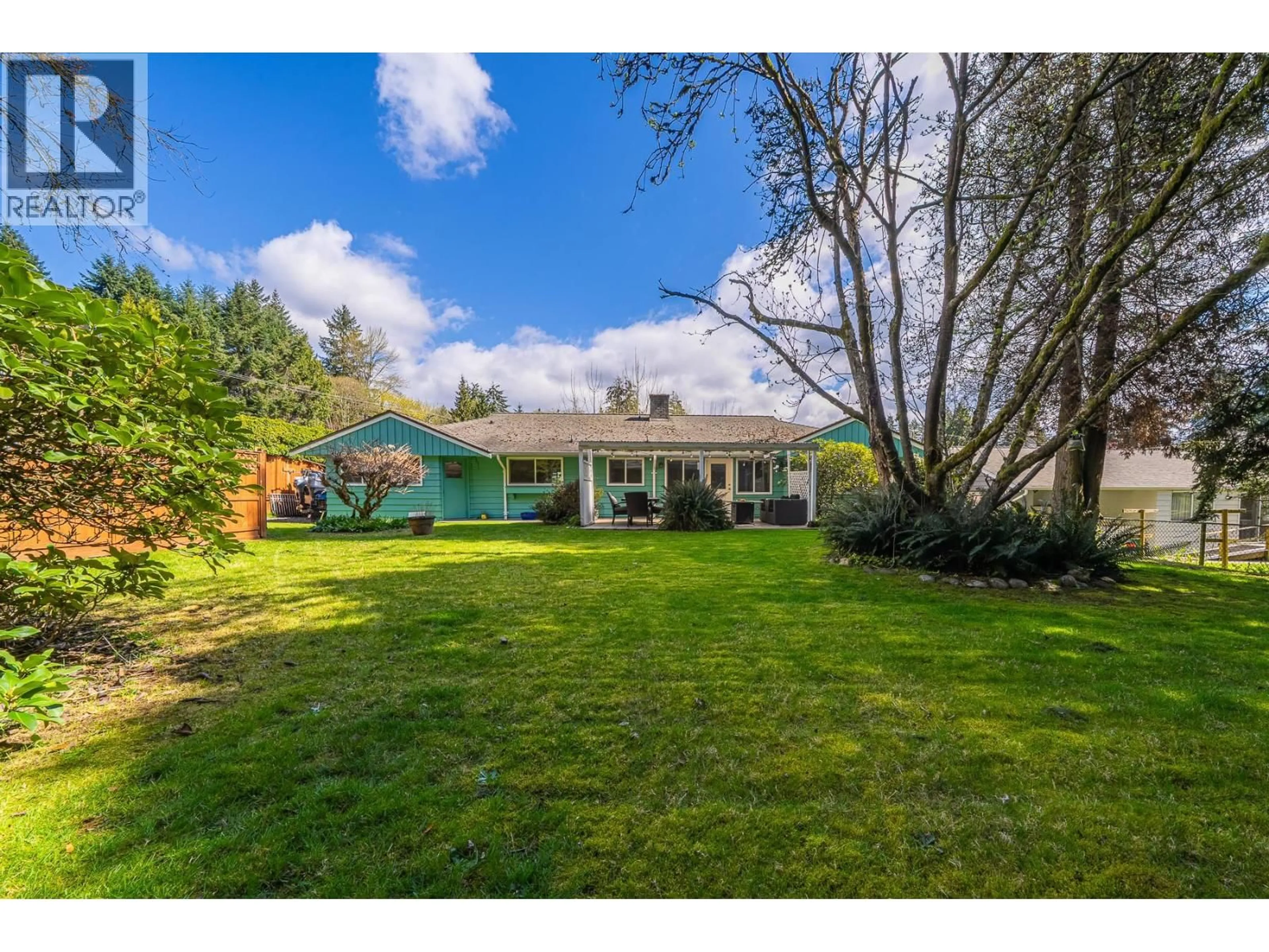 A pic from outside/outdoor area/front of a property/back of a property/a pic from drone, street for 690 BURLEY DRIVE, West Vancouver British Columbia V7T1Z5