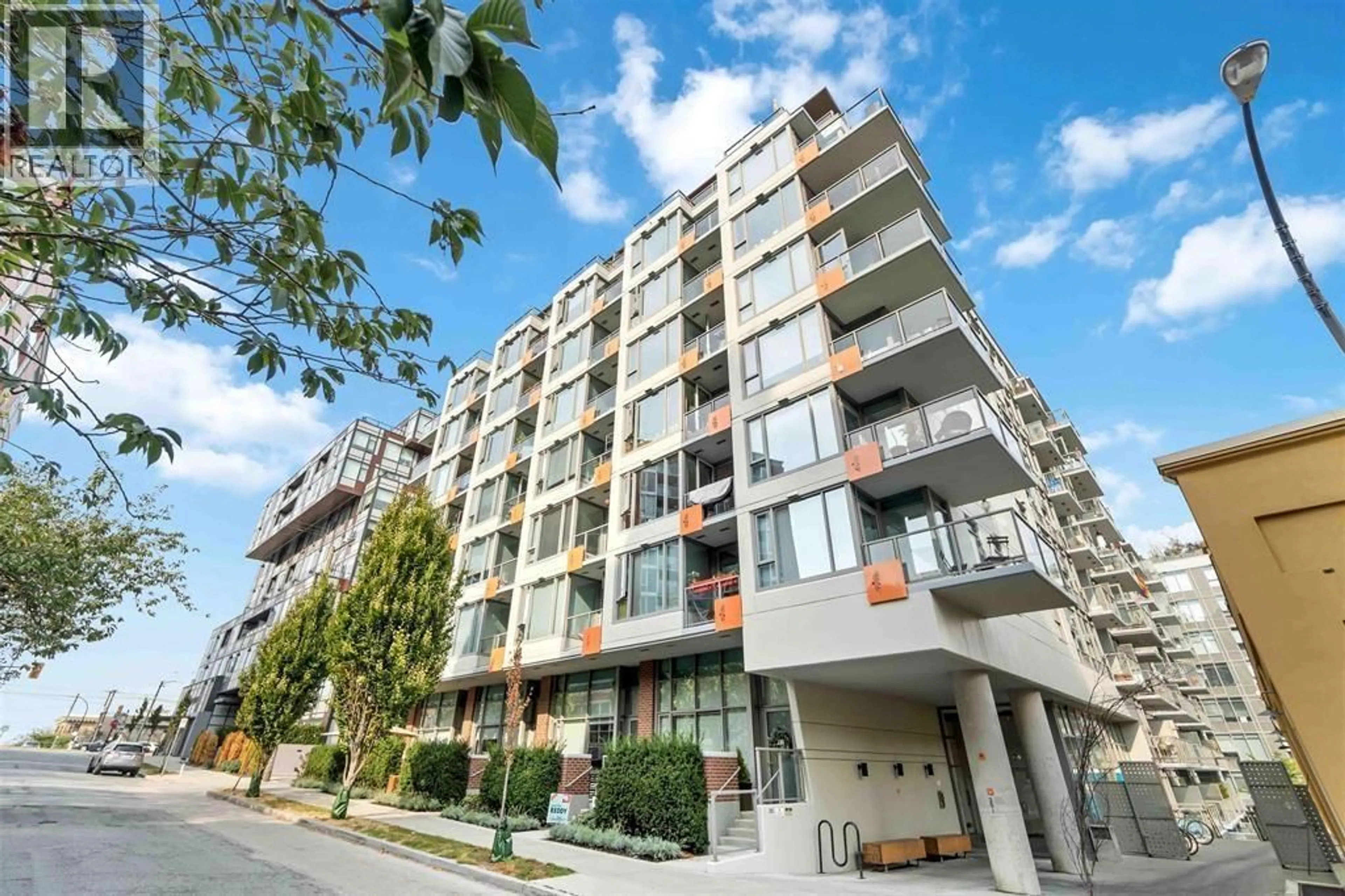 Patio, building for 904 - 251 7TH AVENUE, Vancouver British Columbia V5T0B9