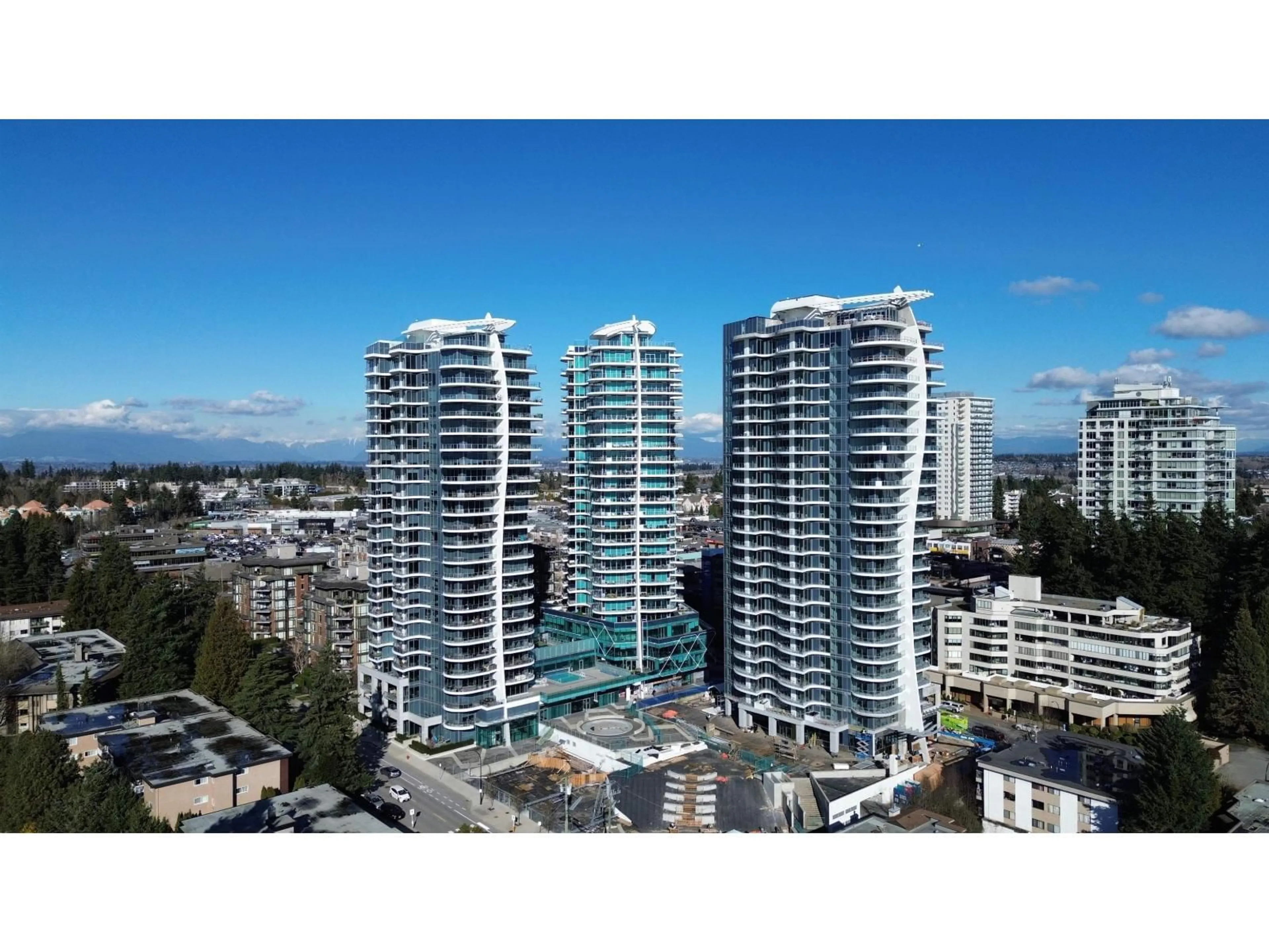A pic from outside/outdoor area/front of a property/back of a property/a pic from drone, city buildings view from balcony for 2003 - 1475 FOSTER STREET, White Rock British Columbia V4B0C9