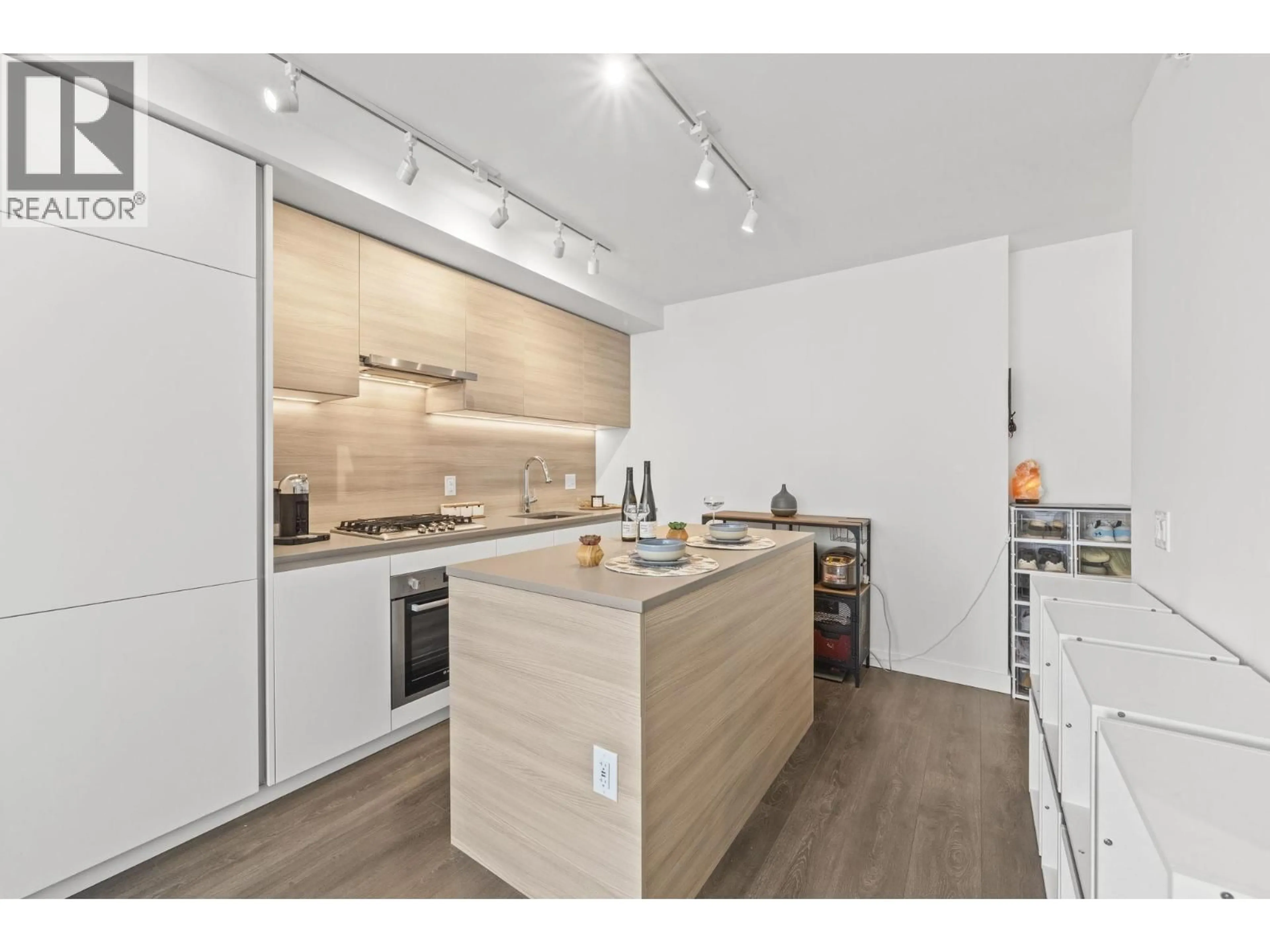 Unknown for 1303 - 652 WHITING WAY, Coquitlam British Columbia V3J0K3