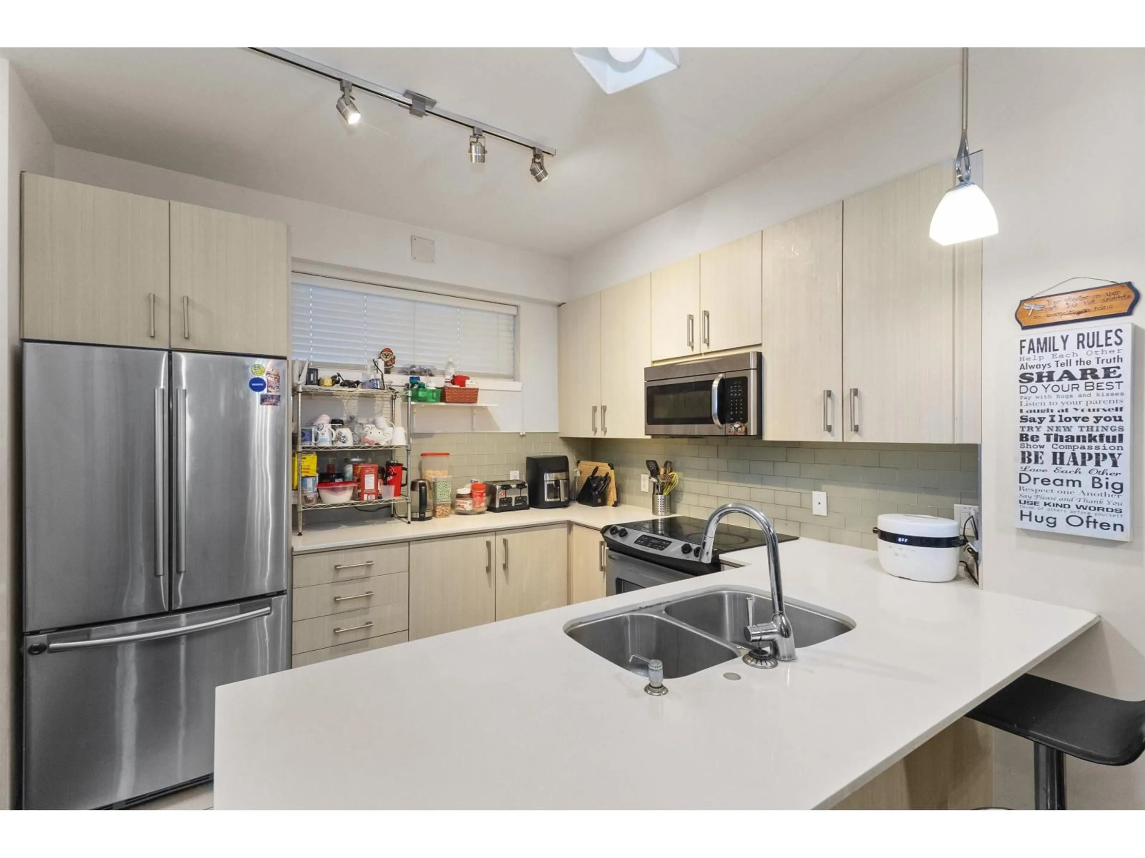 Unknown for 228 - 32095 HILLCREST AVENUE, Abbotsford British Columbia V2T1S3