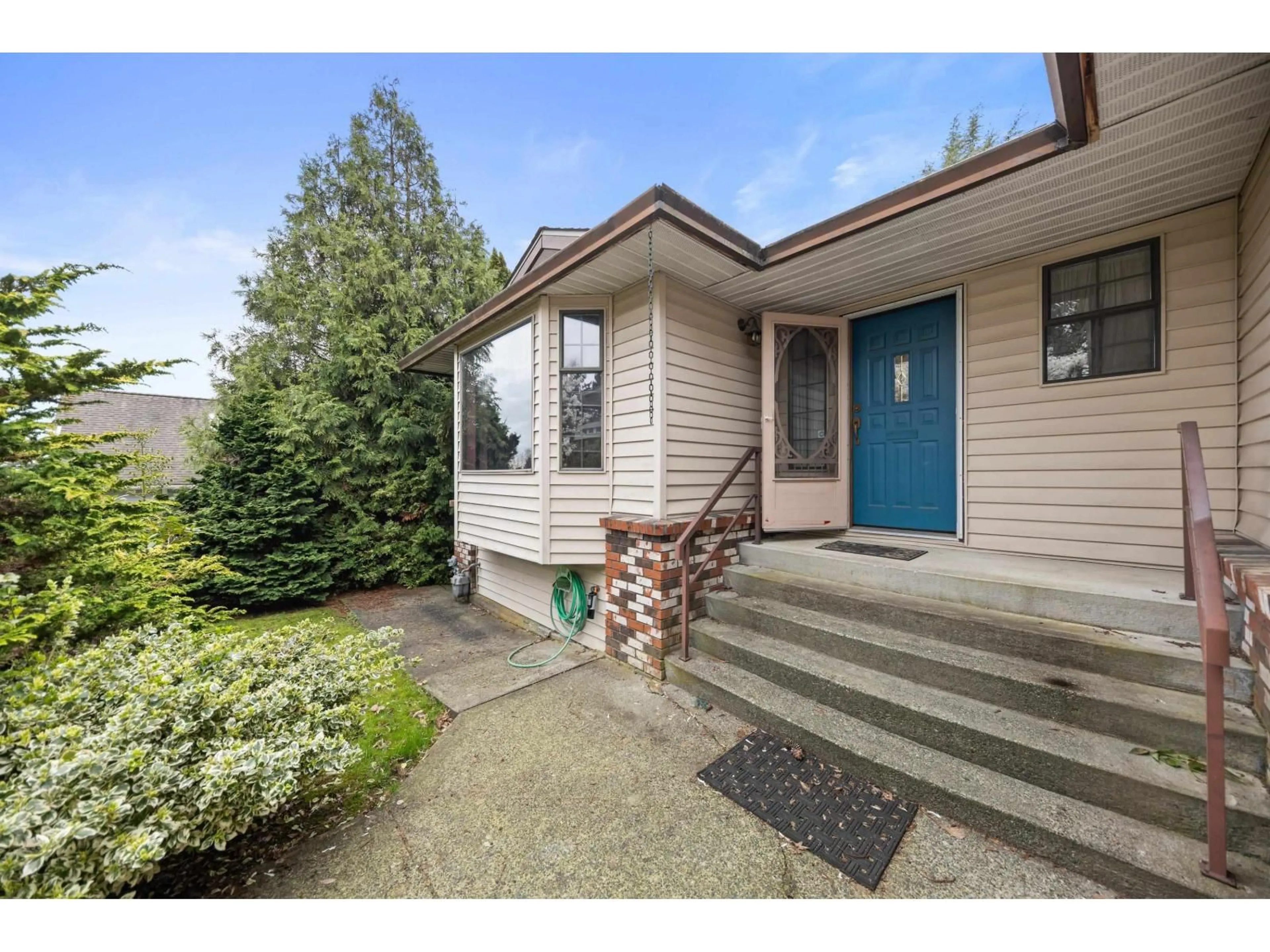 Unknown for 5553 181A STREET, Surrey British Columbia V3S7Z2