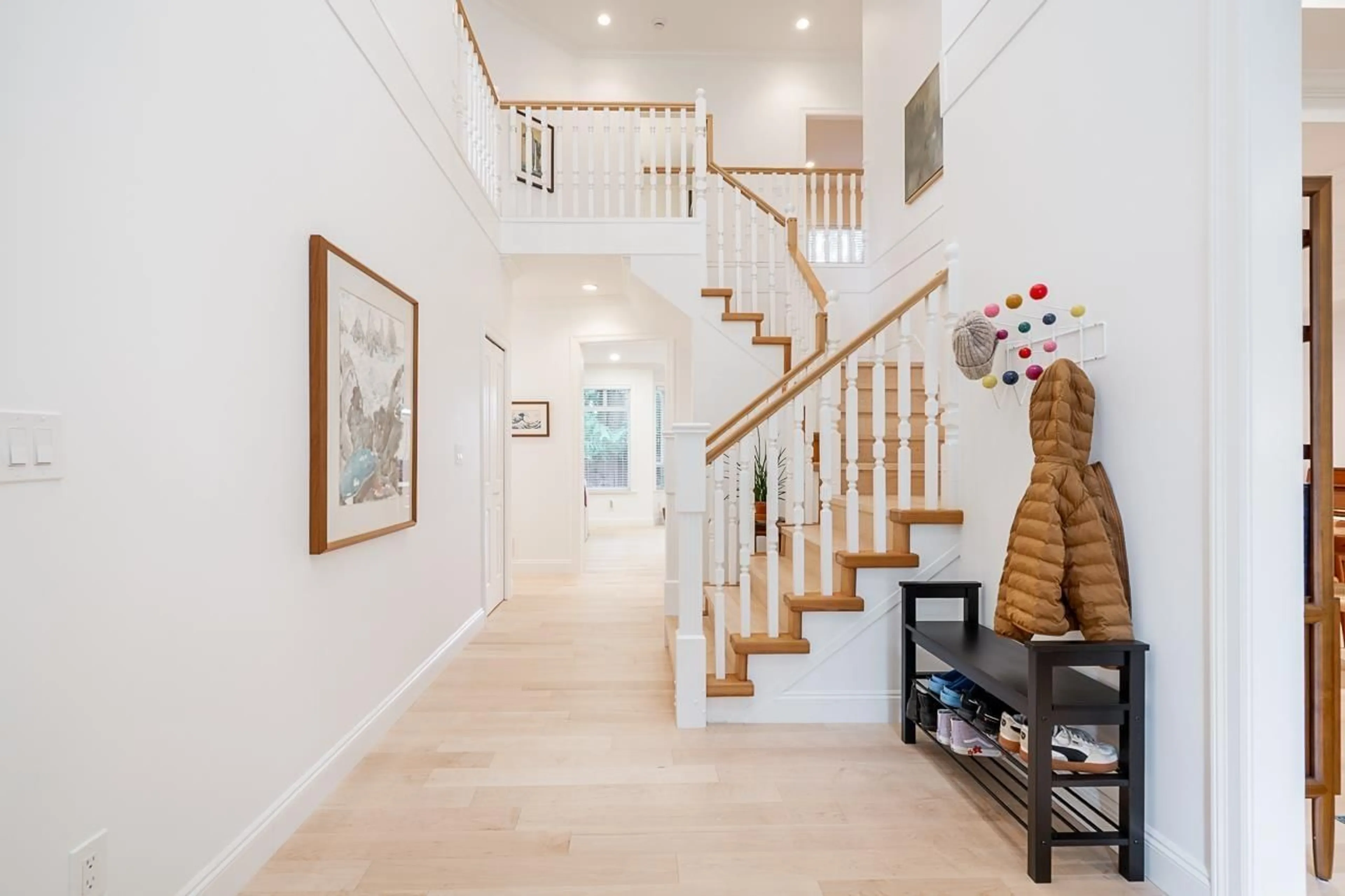 Indoor entryway for 2440 124B STREET, Surrey British Columbia V4A3N6