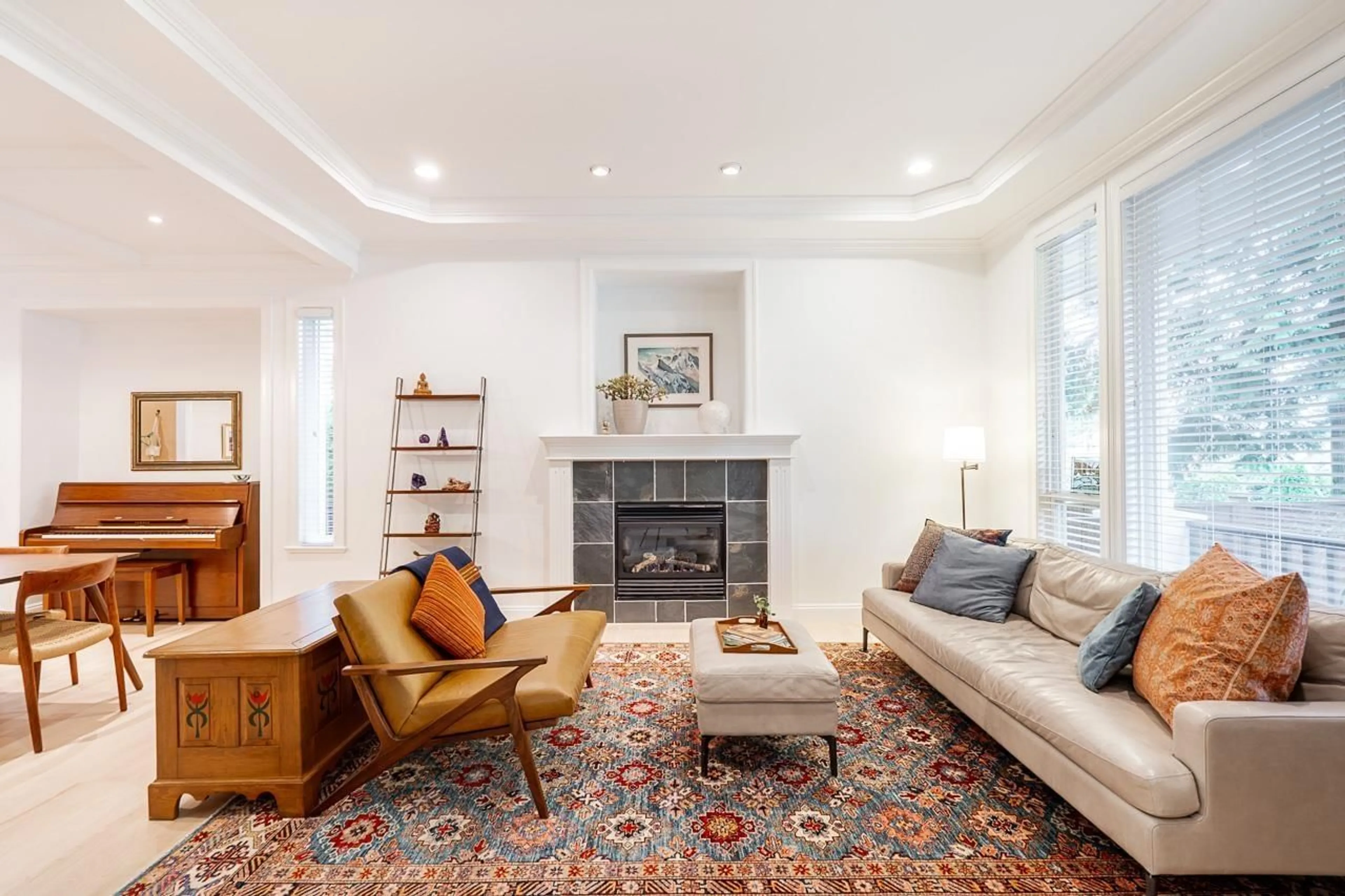 Living room with furniture, unknown for 2440 124B STREET, Surrey British Columbia V4A3N6