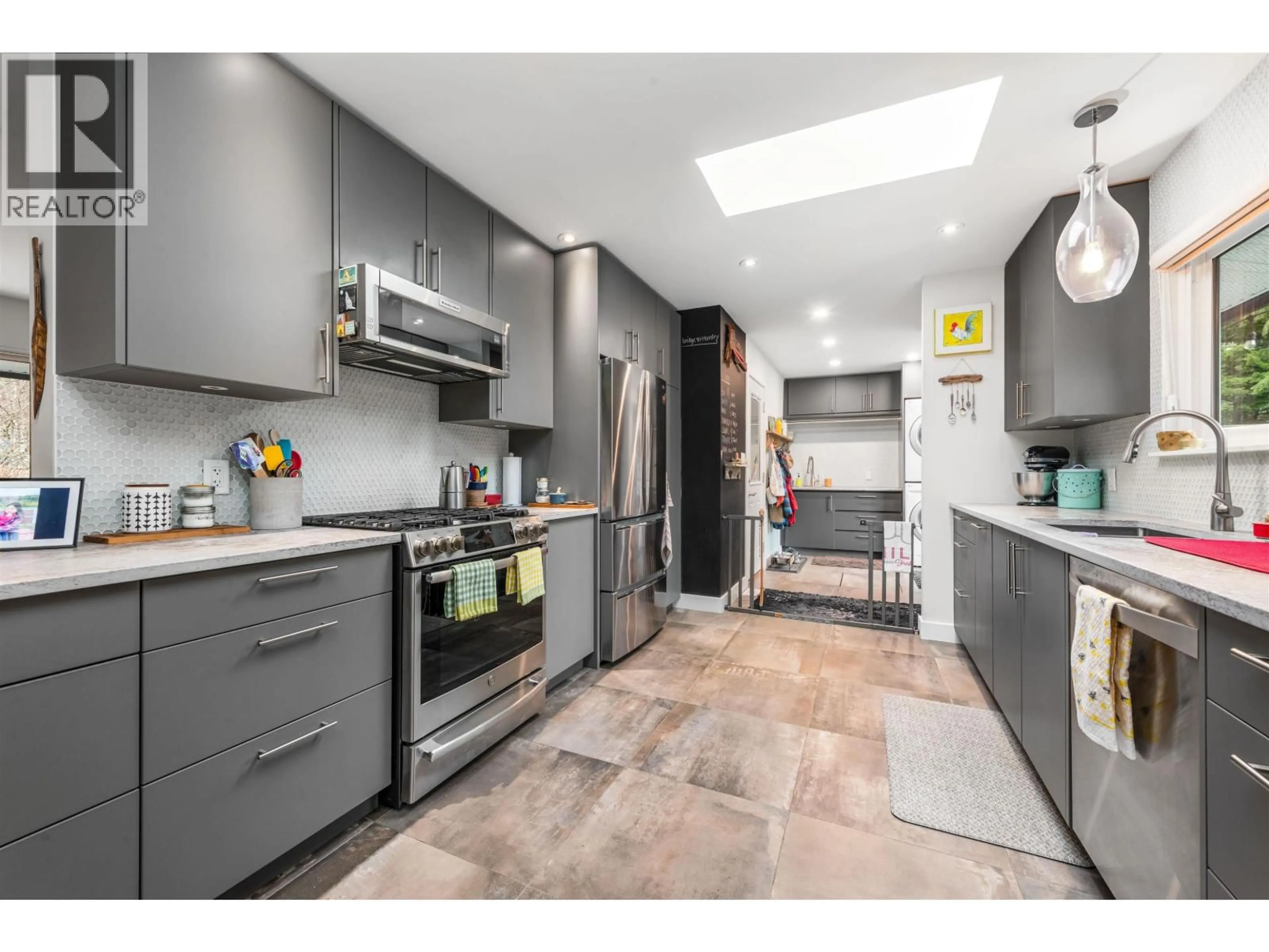 Unknown for 41562 ROD ROAD, Squamish British Columbia V0N1H0