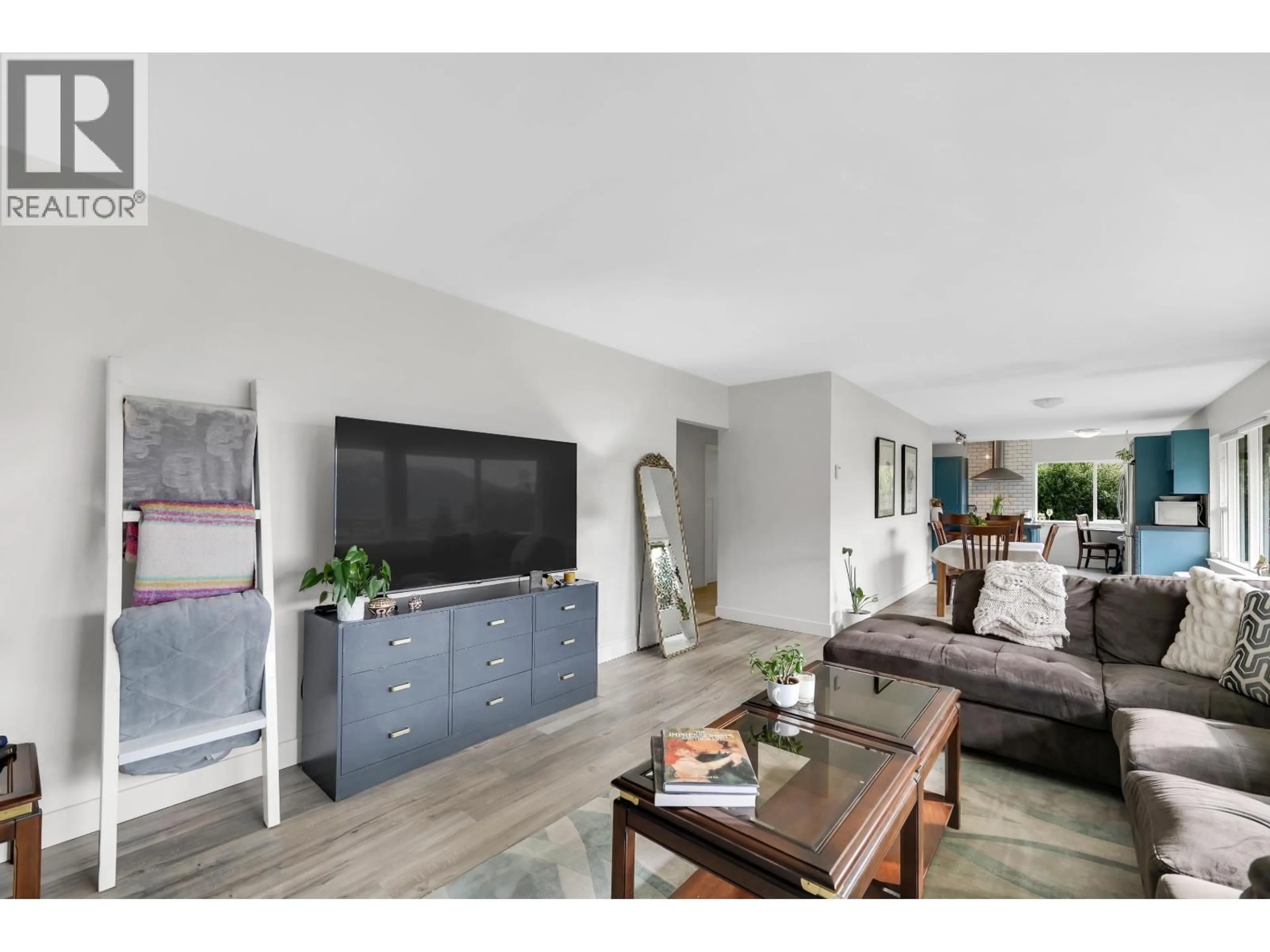 Living room with furniture, unknown for 38273 VIEW PLACE, Squamish British Columbia V8B1T0