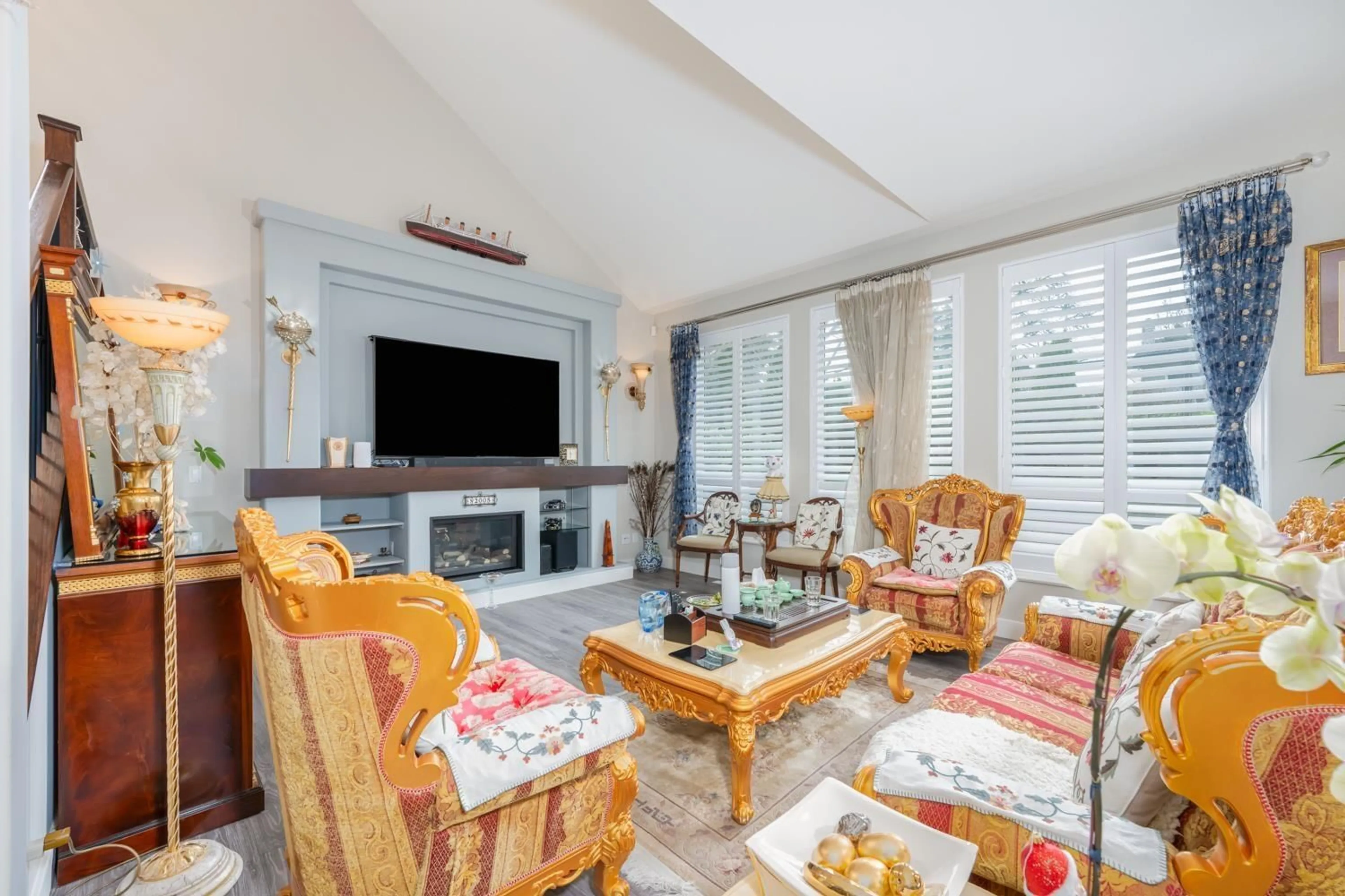 Living room with furniture, unknown for 10577 DELSOM CRESCENT, Delta British Columbia V4C0B6