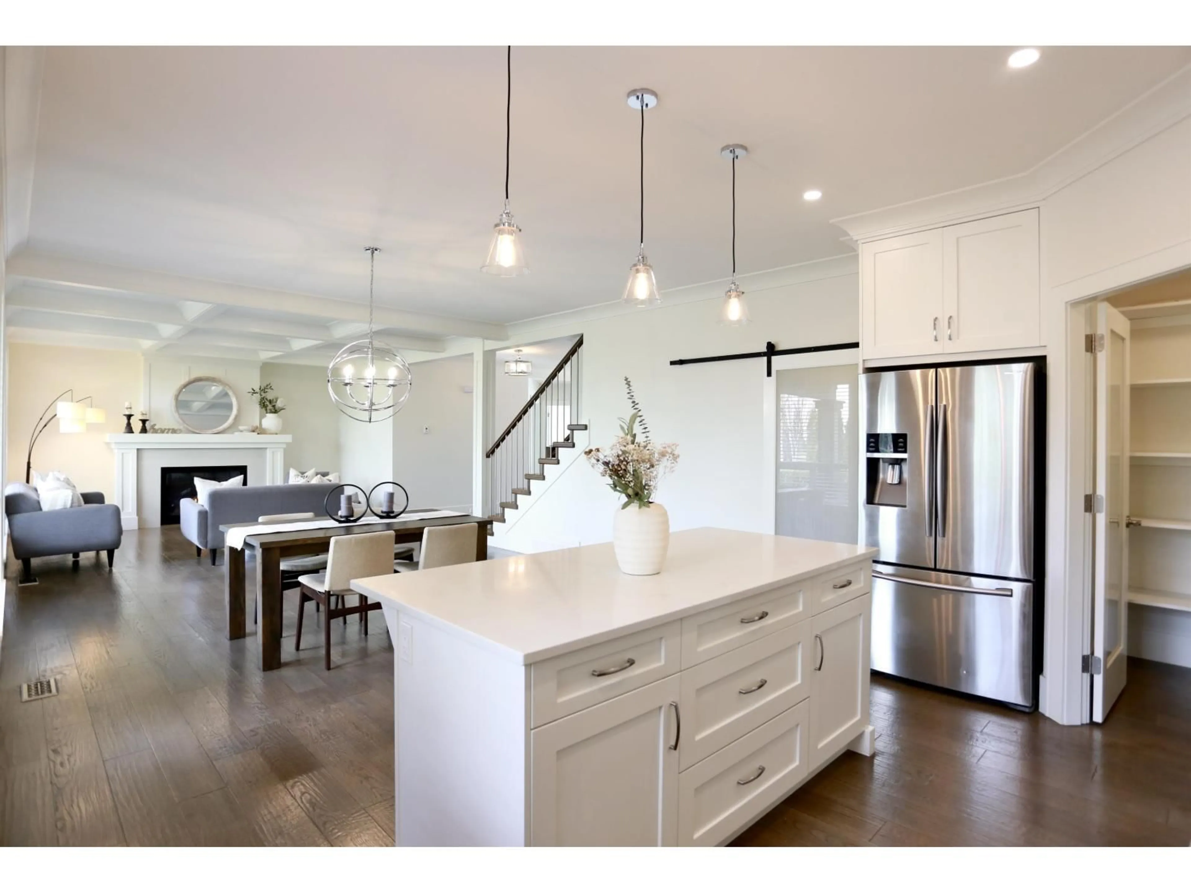 Open concept kitchen, unknown for 35383 EAGLE SUMMIT DRIVE, Abbotsford British Columbia V3G0G8