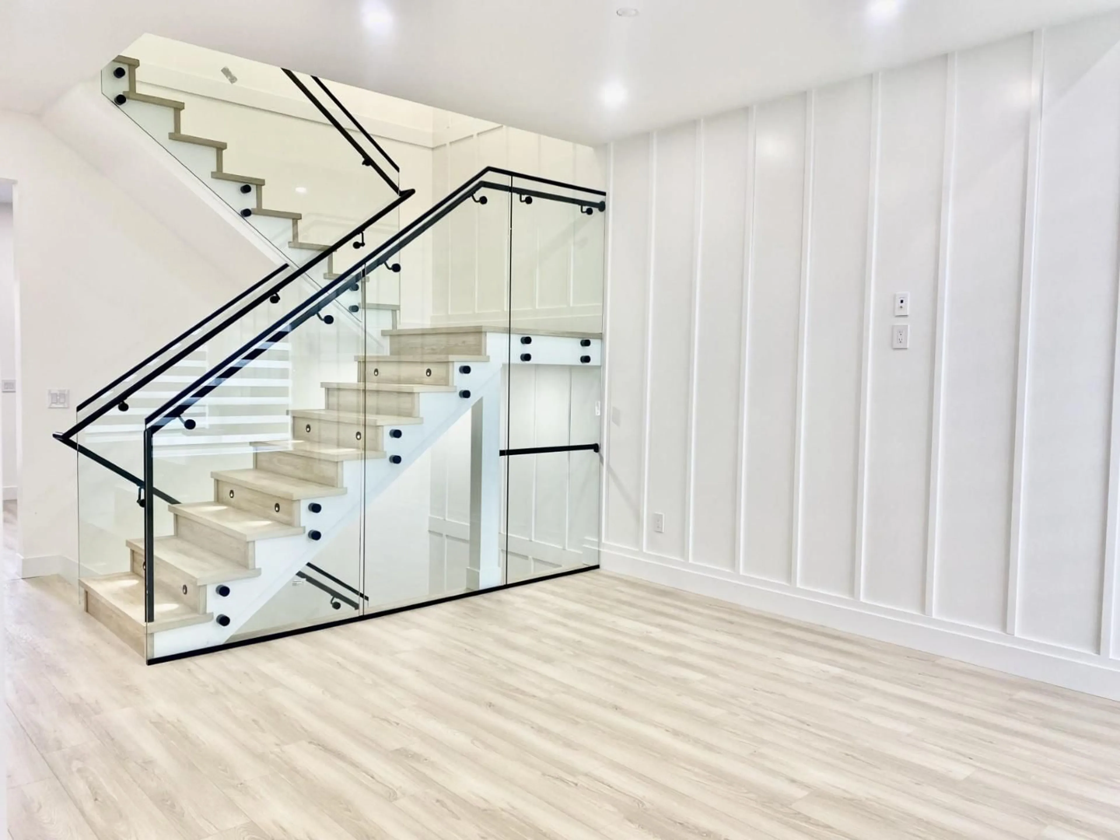 Unknown for 15911 88 AVENUE, Surrey British Columbia V4N1H6