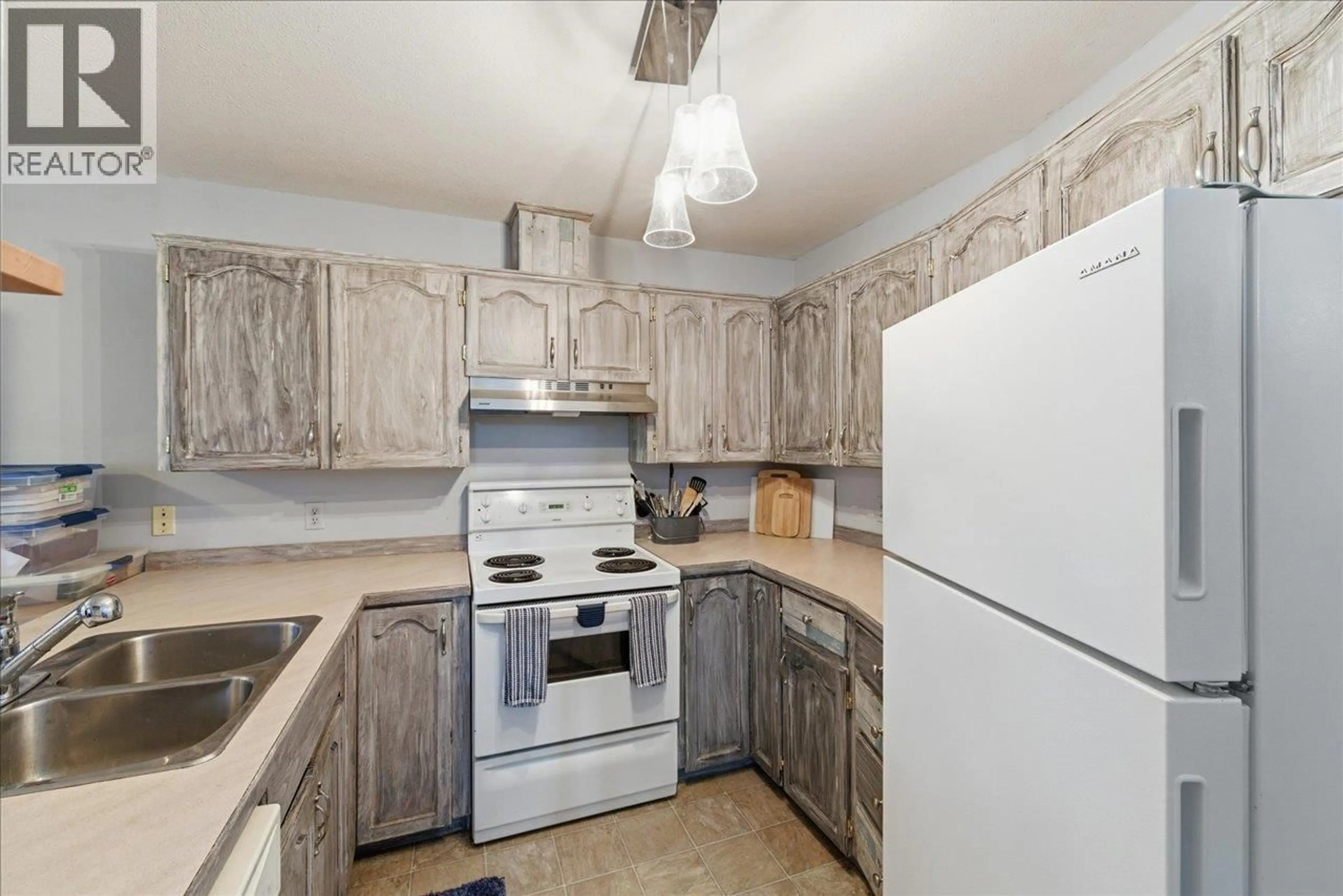 Standard kitchen, unknown for 311 - 11595 FRASER STREET, Maple Ridge British Columbia V2X0X7
