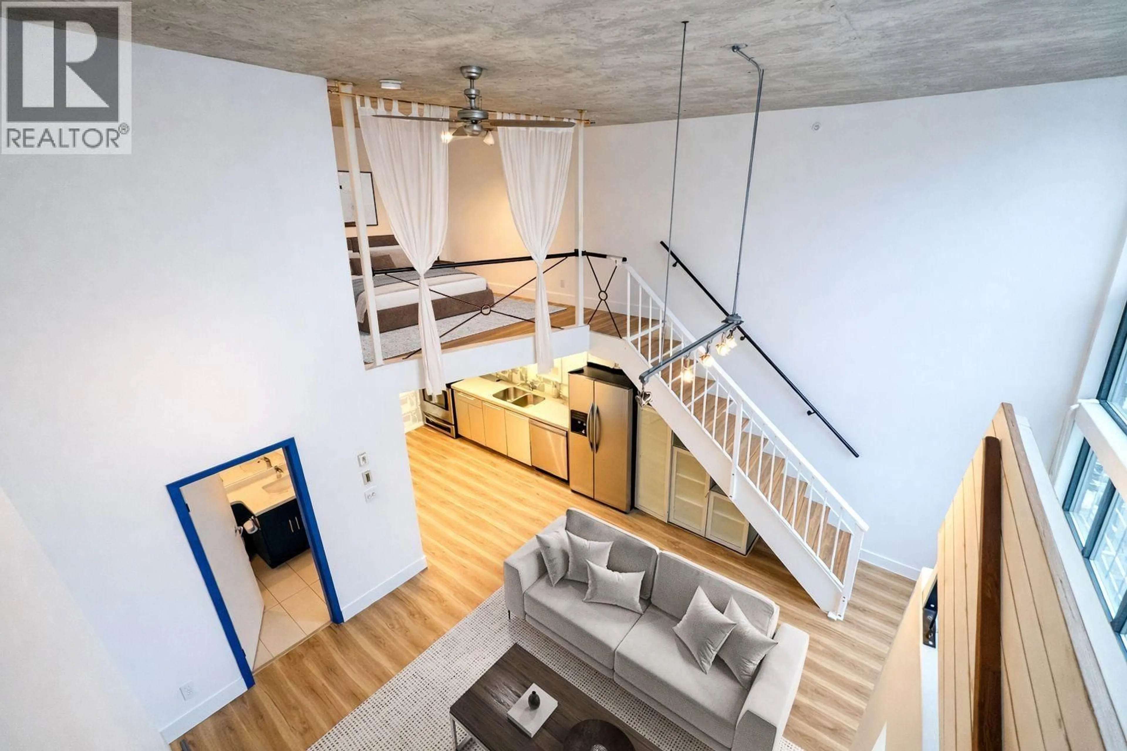 Indoor foyer for 903 - 1238 SEYMOUR STREET, Vancouver British Columbia V6B6J3