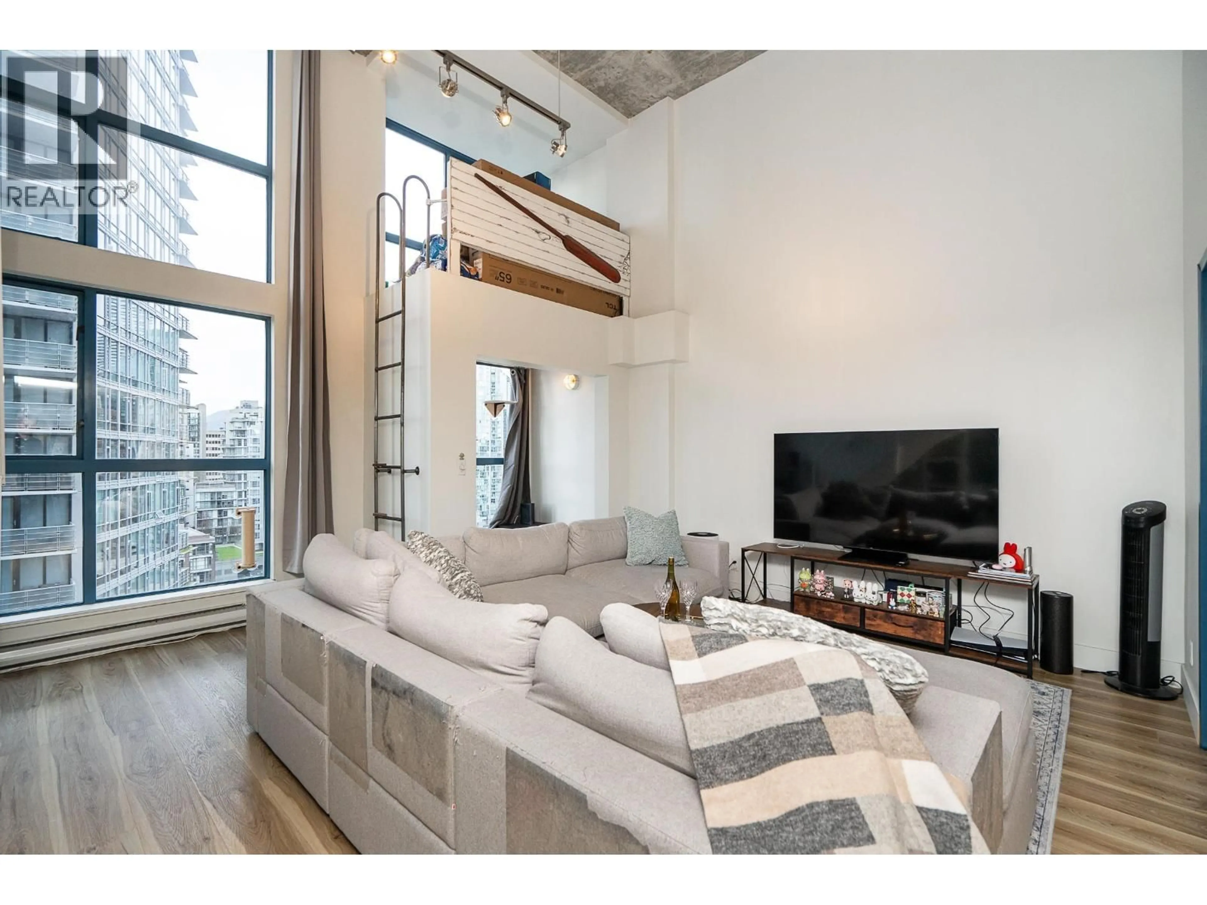 Living room with furniture, unknown for 903 - 1238 SEYMOUR STREET, Vancouver British Columbia V6B6J3