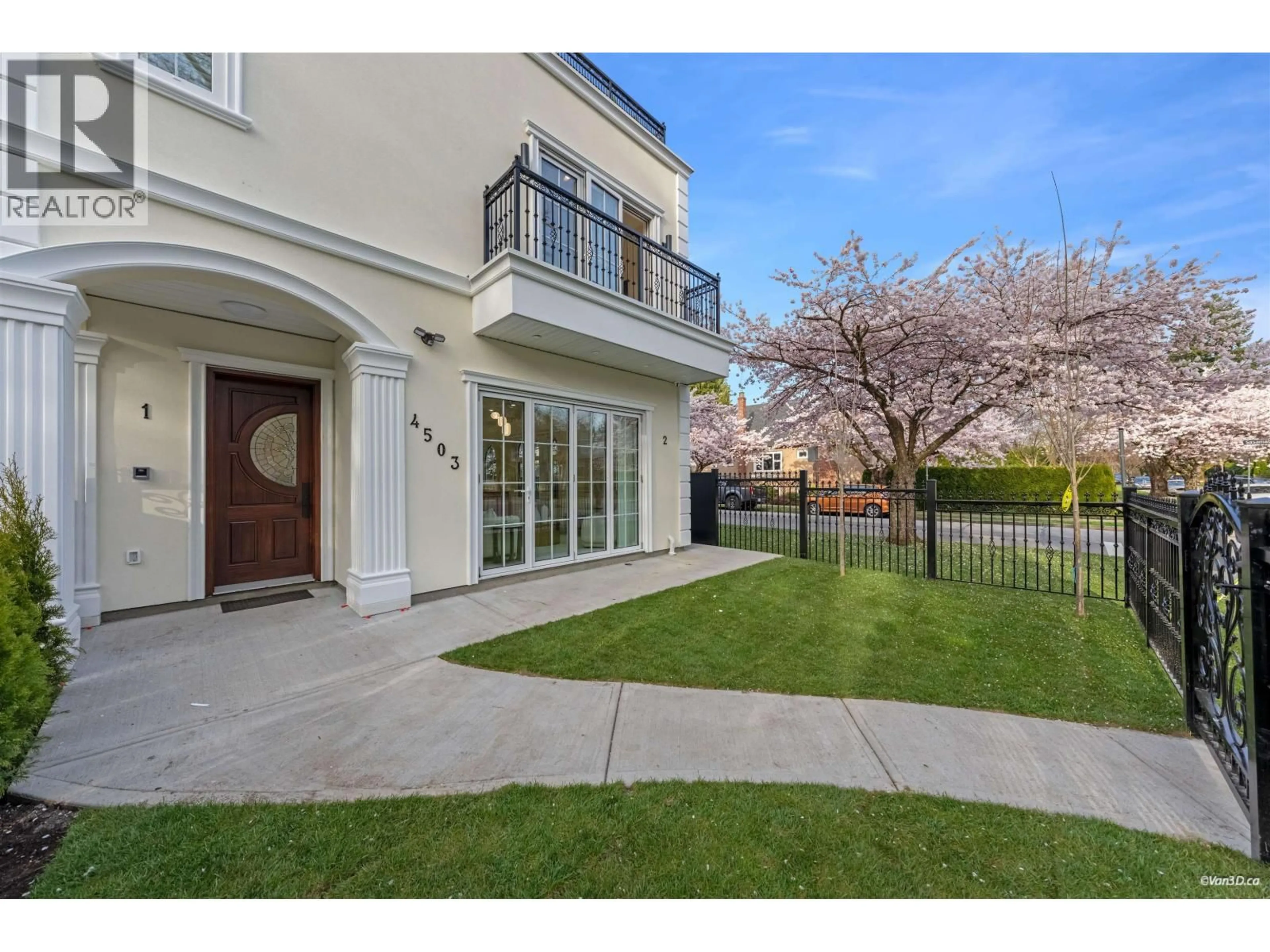 Unknown for 2 - 4503 15TH AVENUE, Vancouver British Columbia V6R3B3