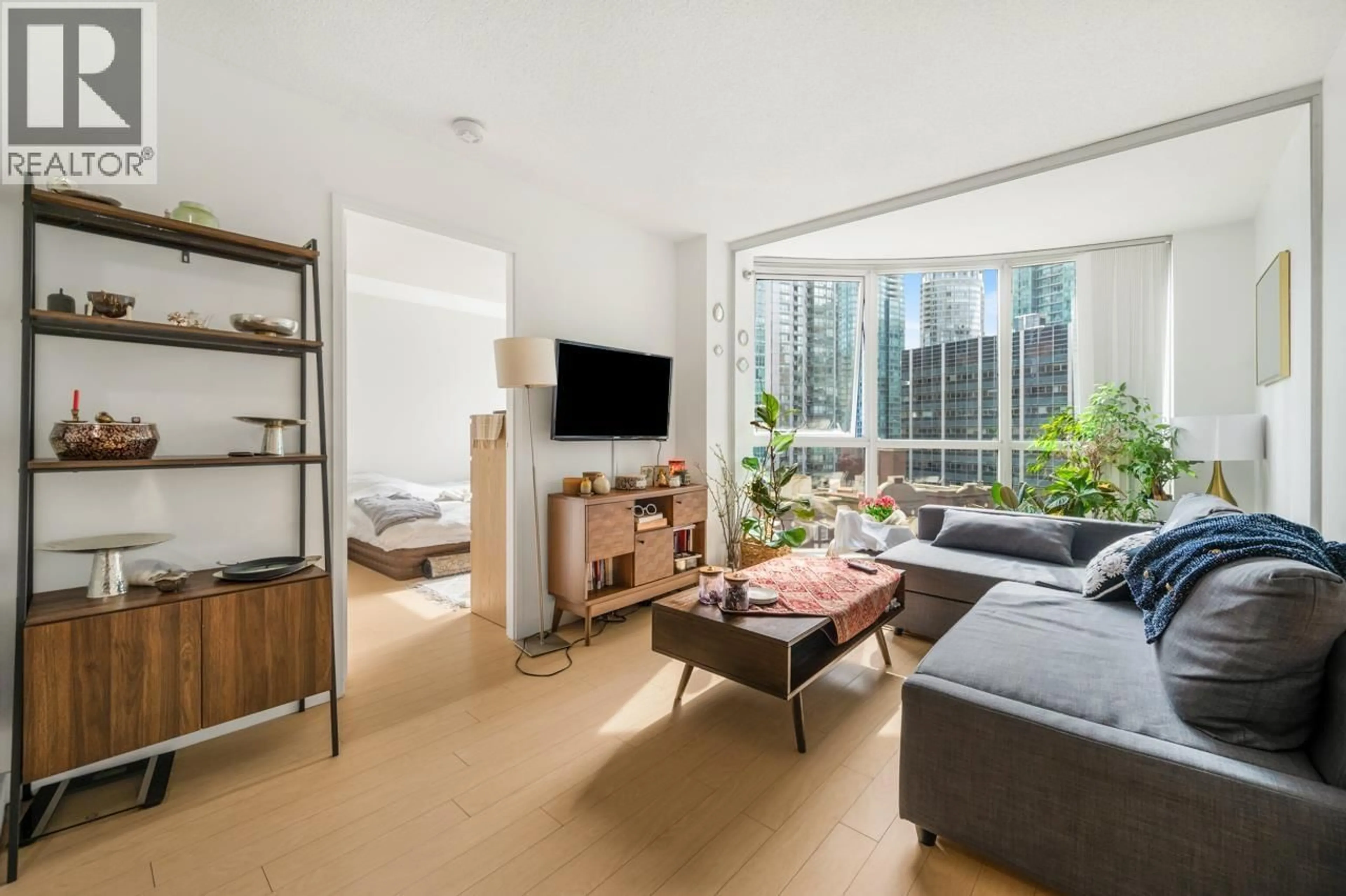 Living room with furniture, unknown for 1308 - 555 JERVIS STREET, Vancouver British Columbia V6E4N1