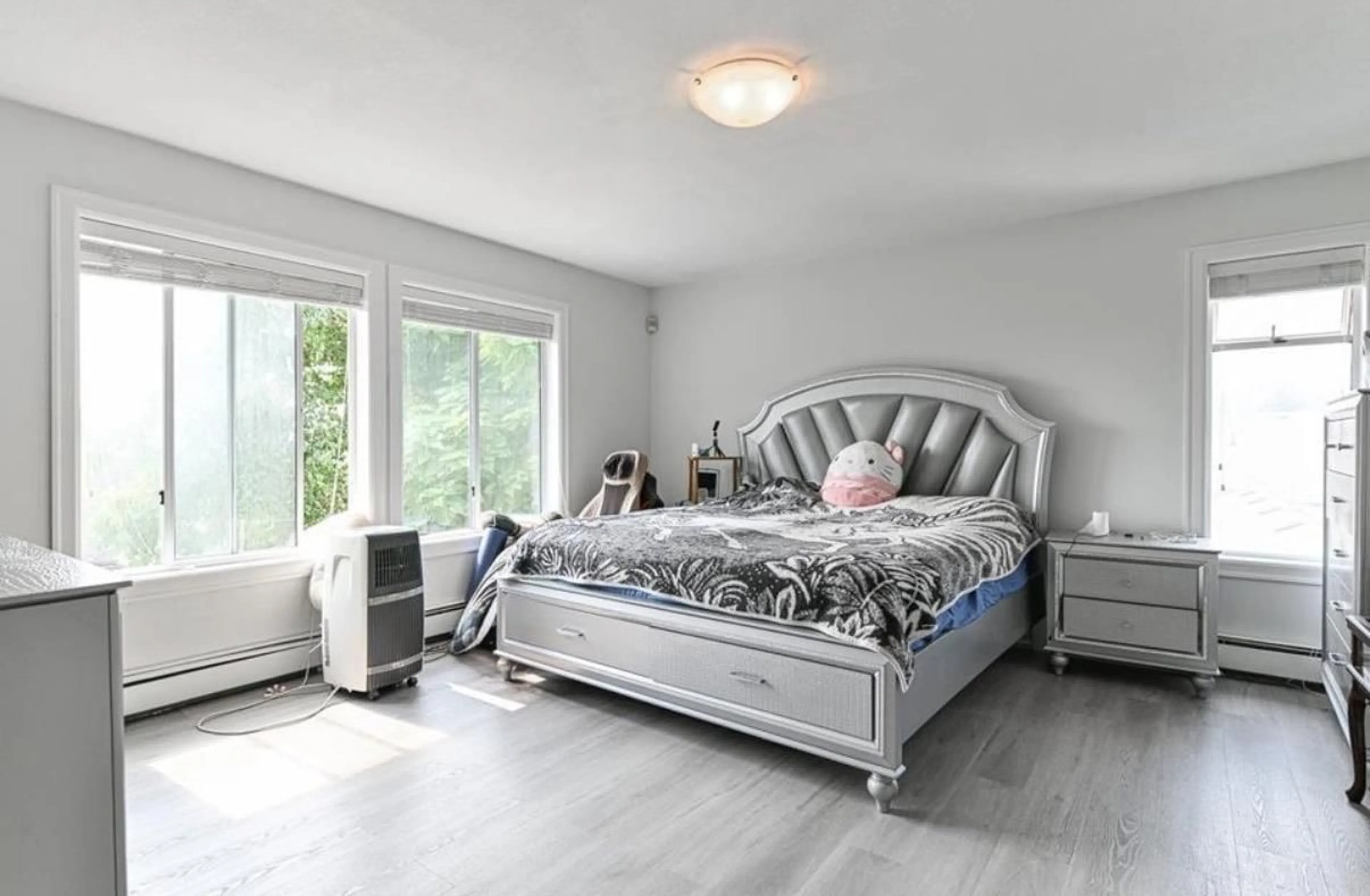 Bedroom with bed, wood/laminate floor for 31064 SOUTHERN DRIVE, Abbotsford British Columbia V2T5K3