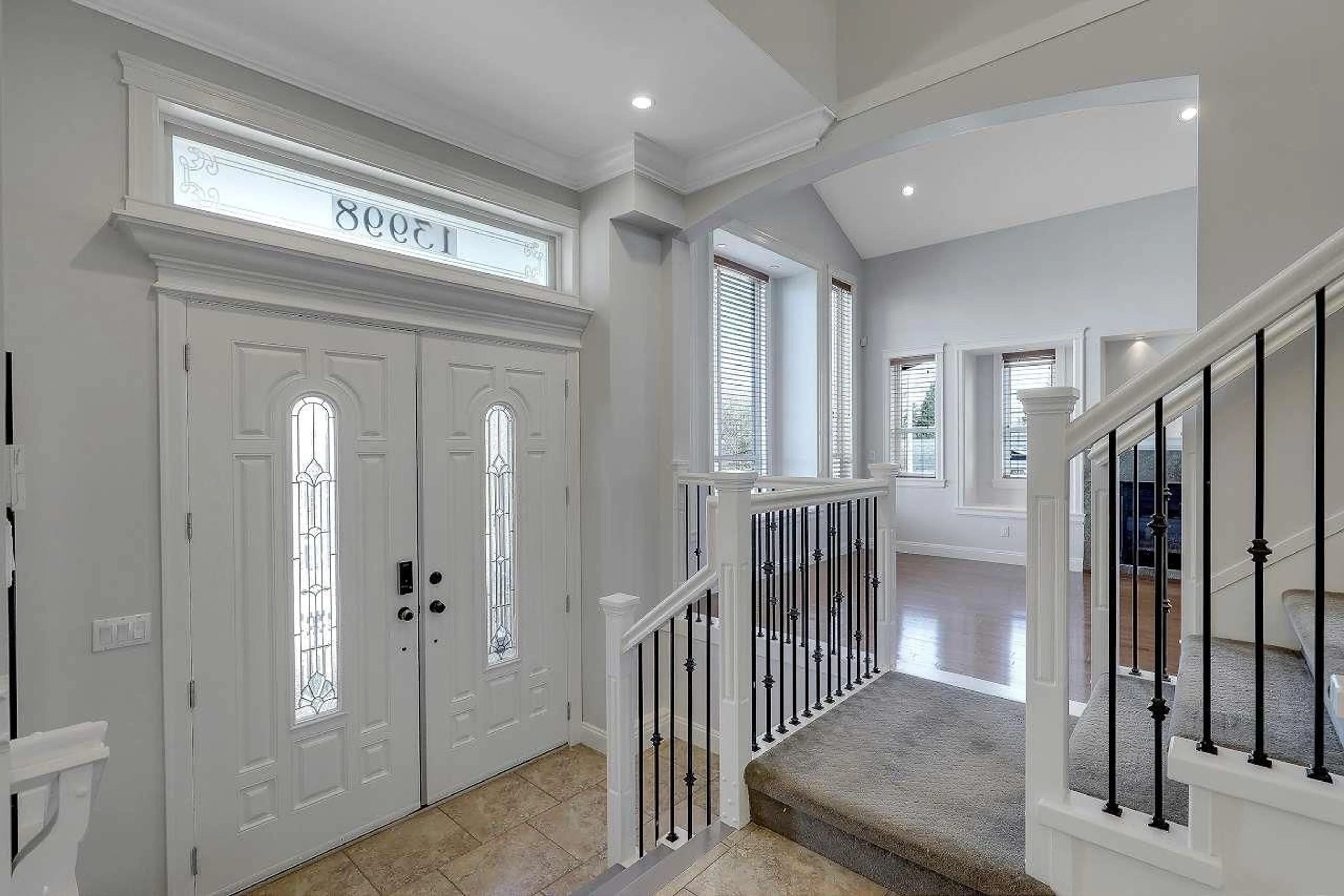 Indoor entryway for 13998 115 AVENUE, Surrey British Columbia V3R2P5