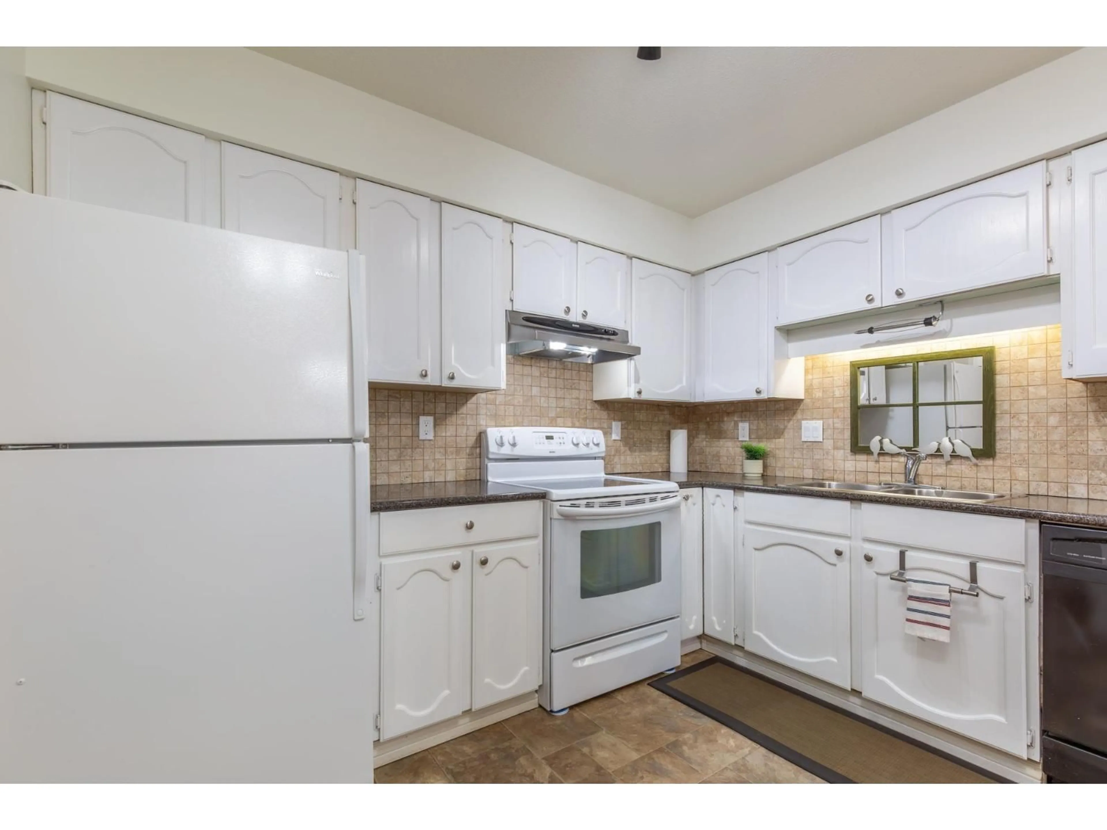 Standard kitchen, unknown for 118 - 2277 MCCALLUM ROAD, Abbotsford British Columbia V2S6H9