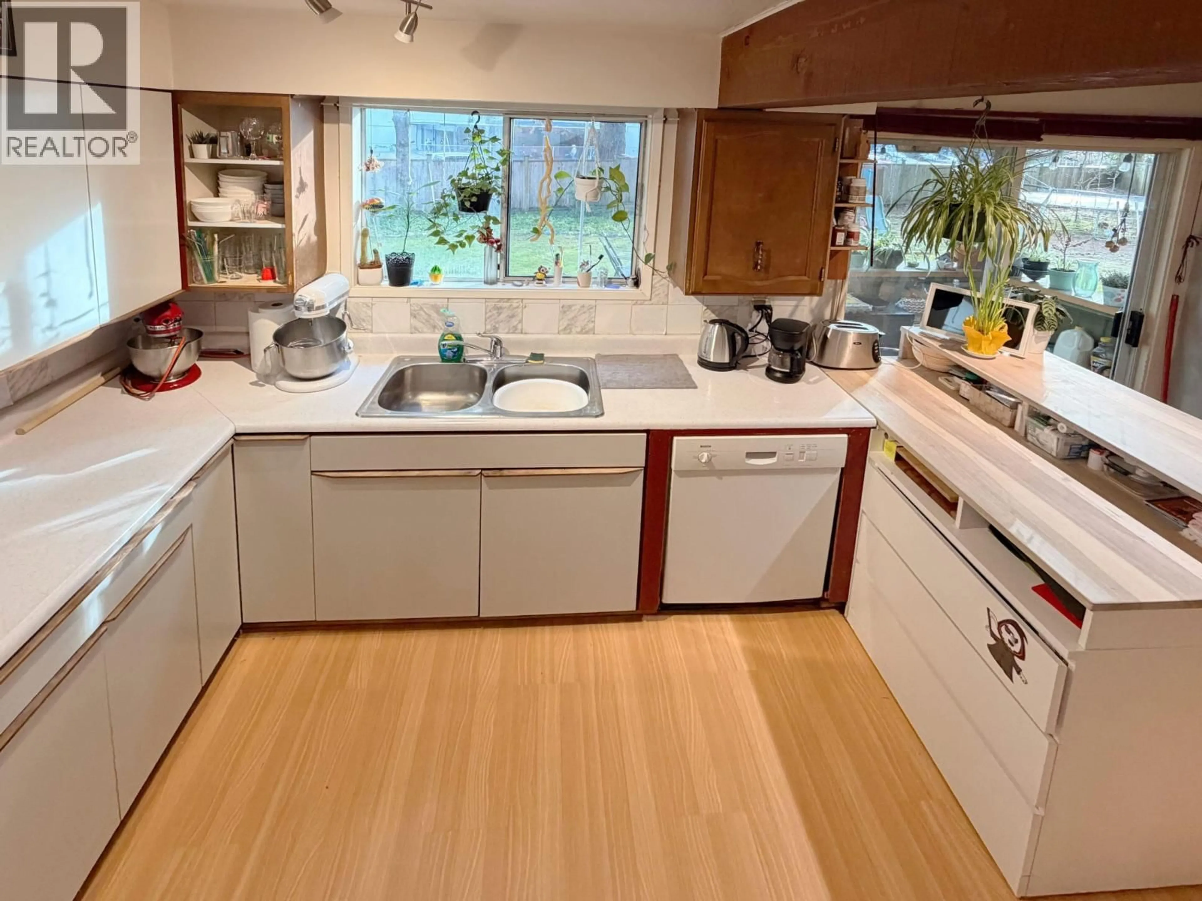 Open concept kitchen, unknown for 760 COVINA COURT, Coquitlam British Columbia V3J4J9