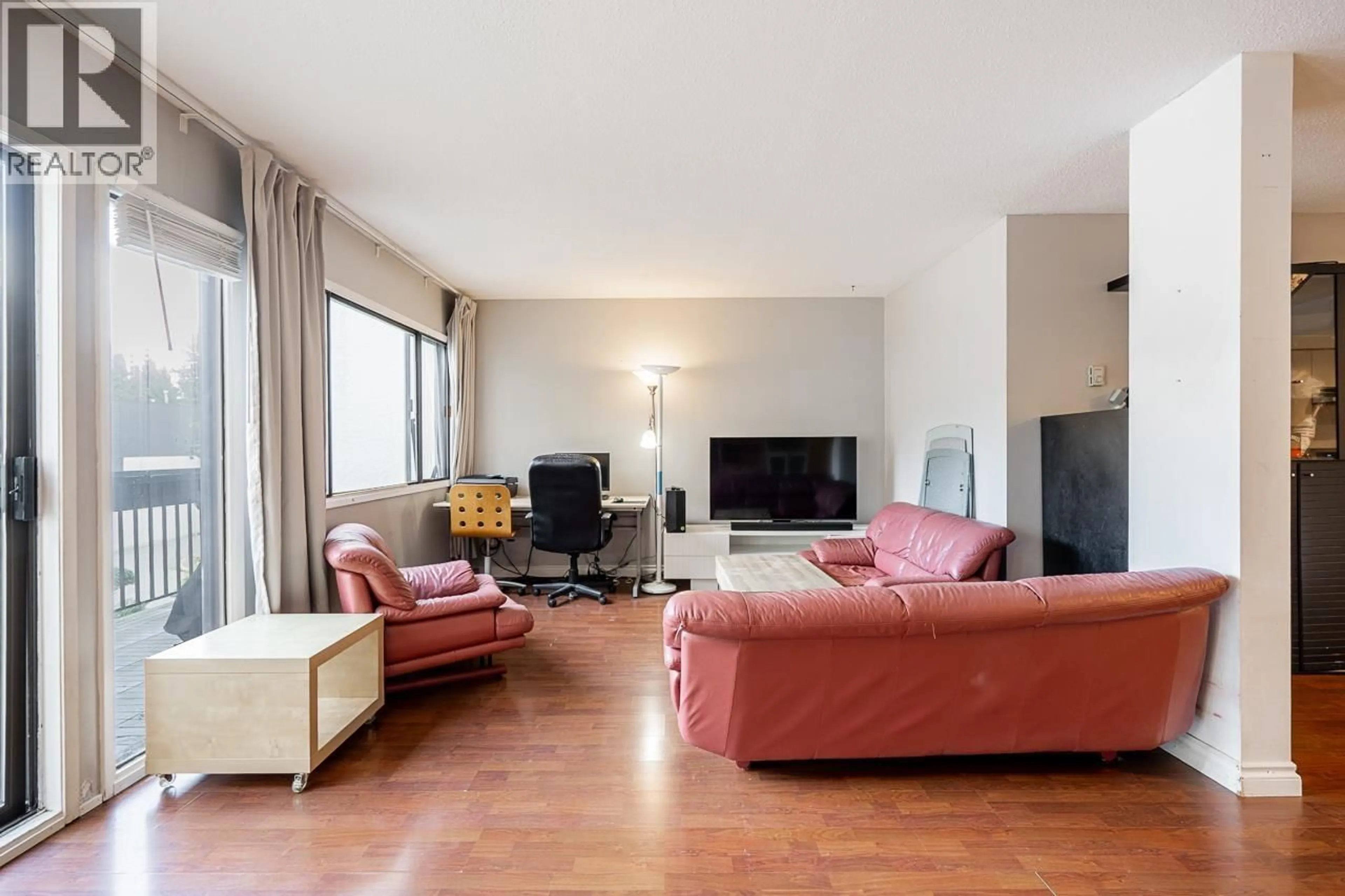 Living room with furniture, unknown for 8 - 7375 MONTECITO DRIVE, Burnaby British Columbia V5A1R4