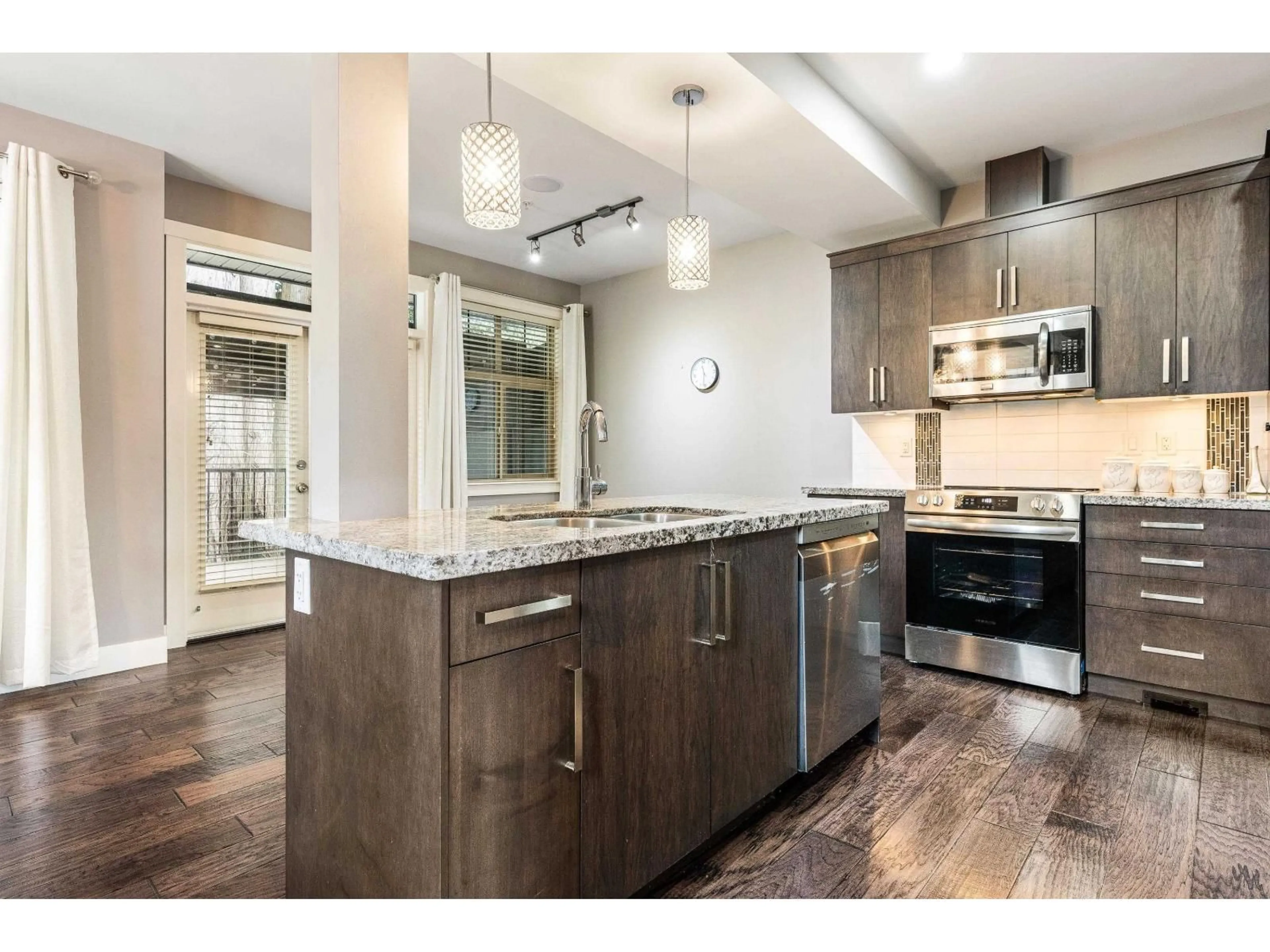 Open concept kitchen, unknown for 37 - 35298 MARSHALL ROAD, Abbotsford British Columbia V3G0E2