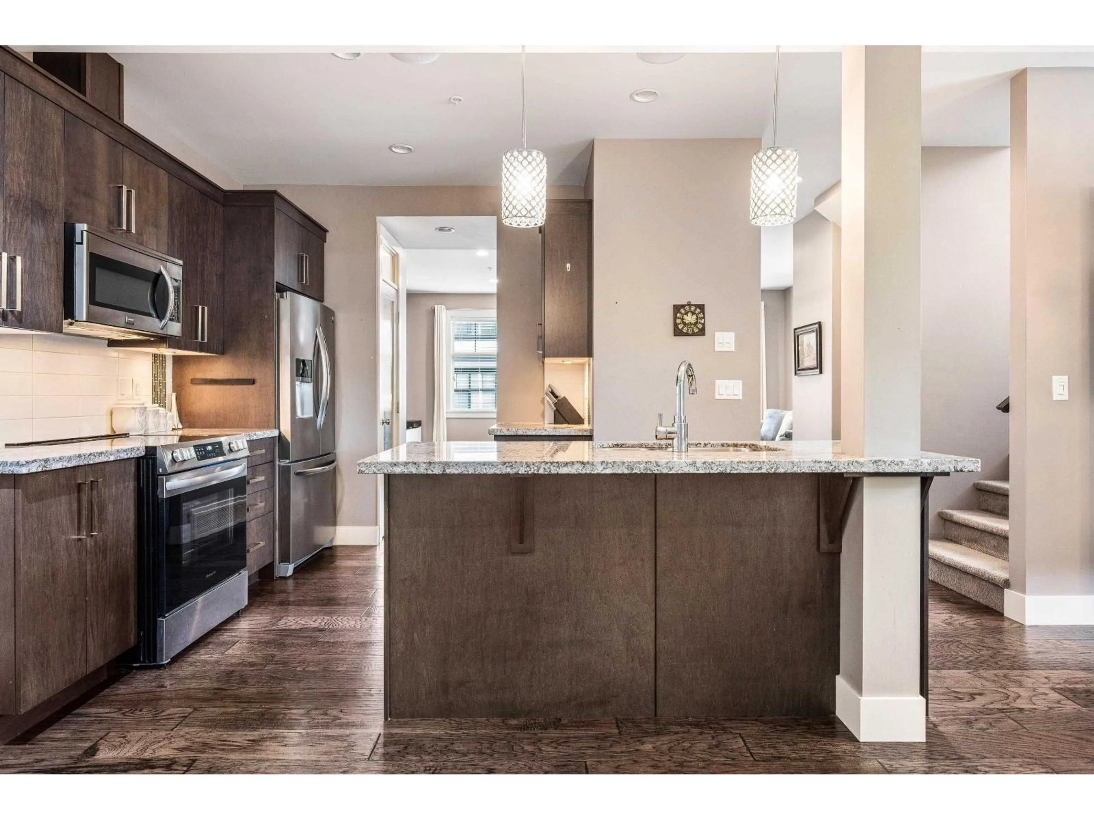 Open concept kitchen, ceramic/tile floor for 37 - 35298 MARSHALL ROAD, Abbotsford British Columbia V3G0E2