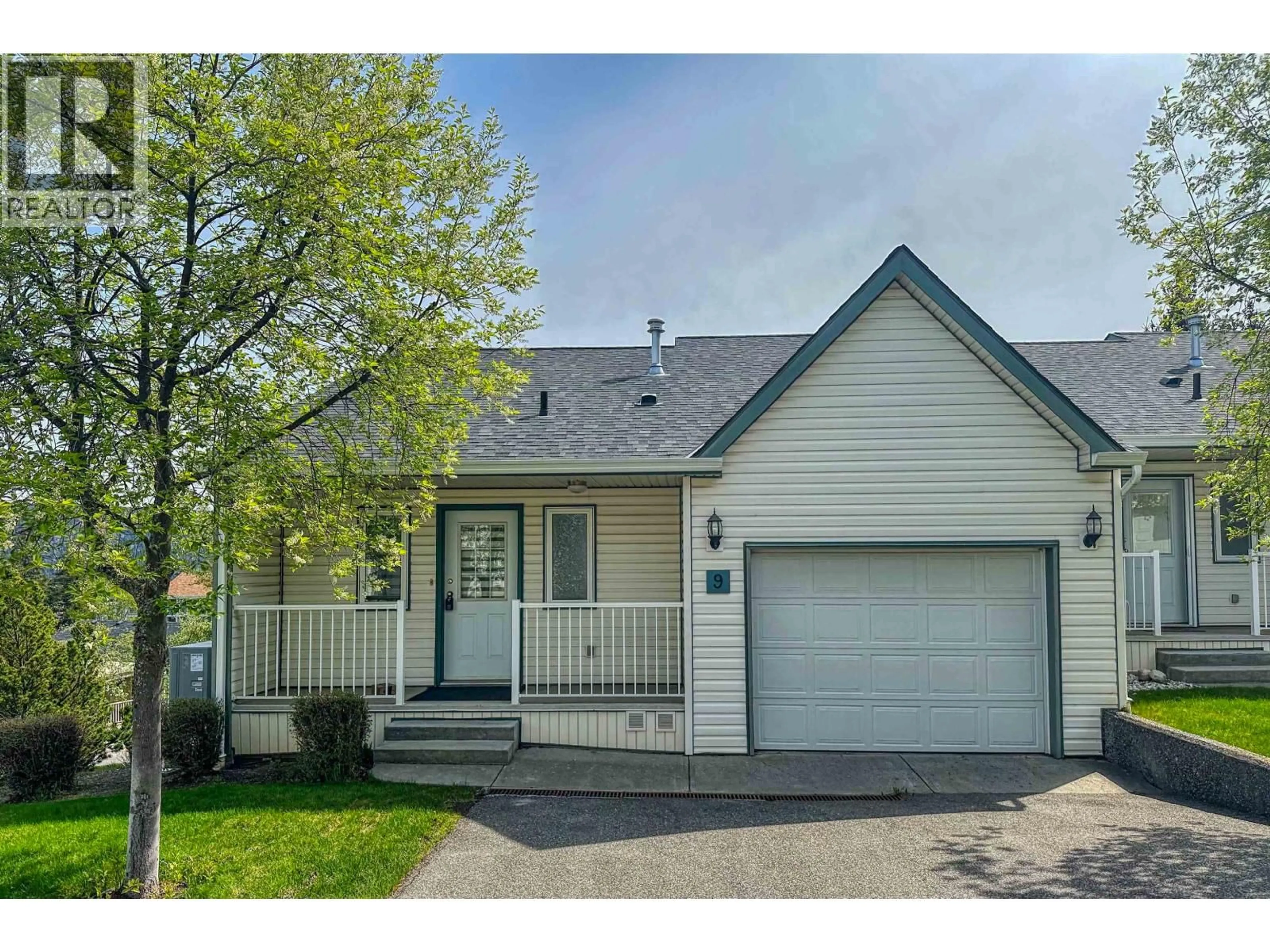 Home with vinyl exterior material, street for 9 - 11 EAGLE CRESCENT, Williams Lake British Columbia V2G4R6