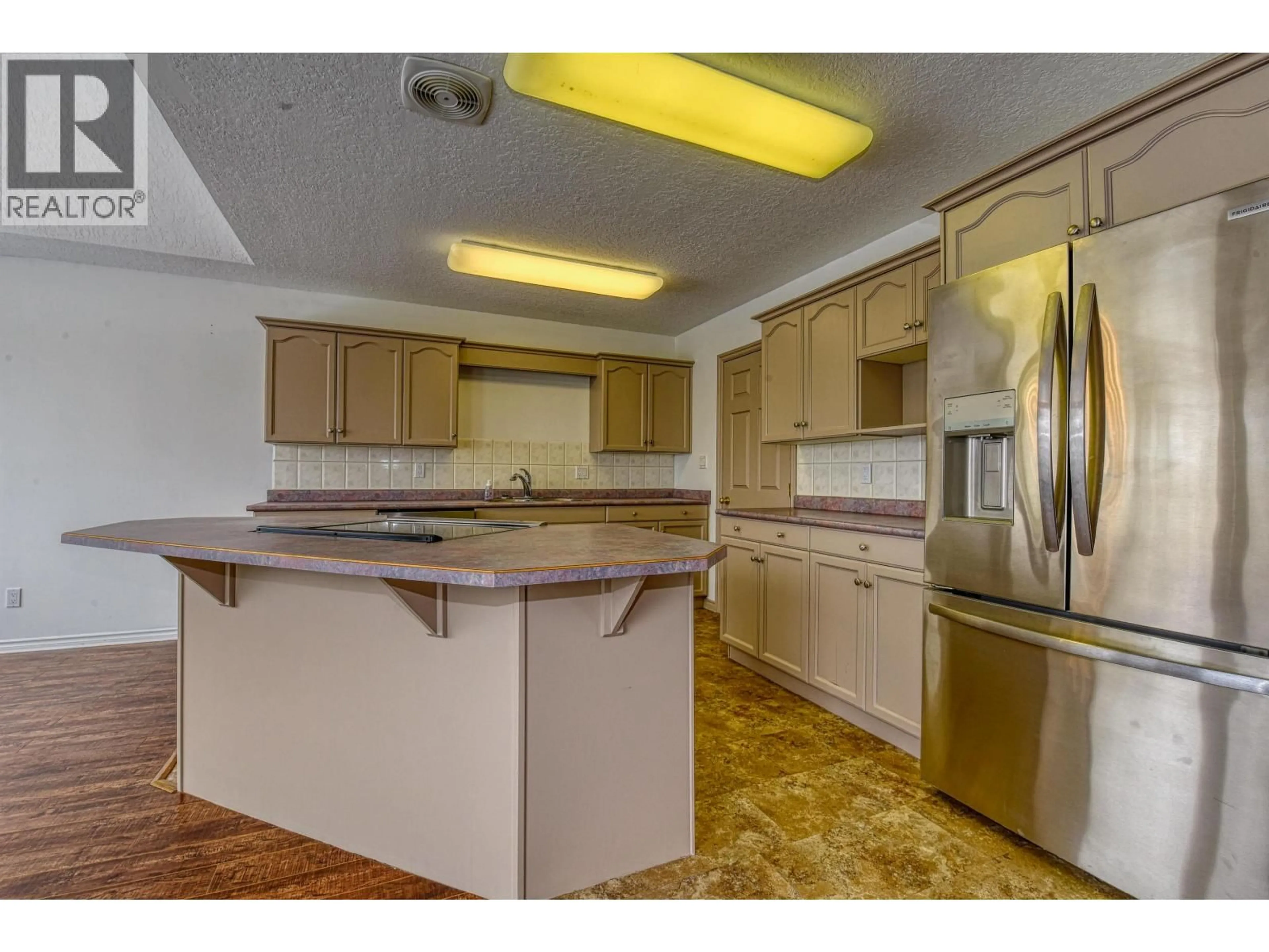Standard kitchen, unknown for 9 - 11 EAGLE CRESCENT, Williams Lake British Columbia V2G4R6