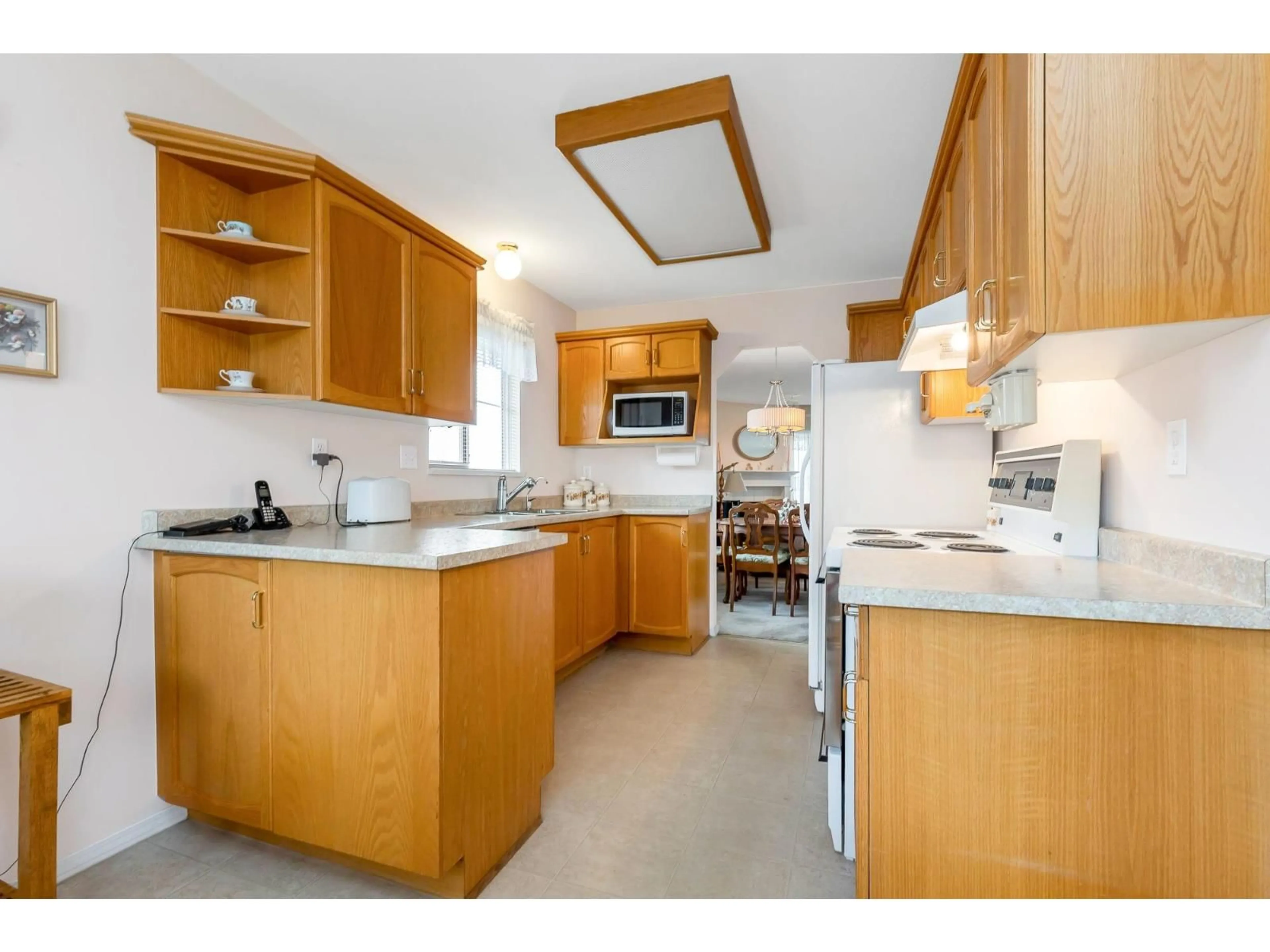 Standard kitchen, unknown for 31 - 1973 WINFIELD DRIVE, Abbotsford British Columbia V3T4R4