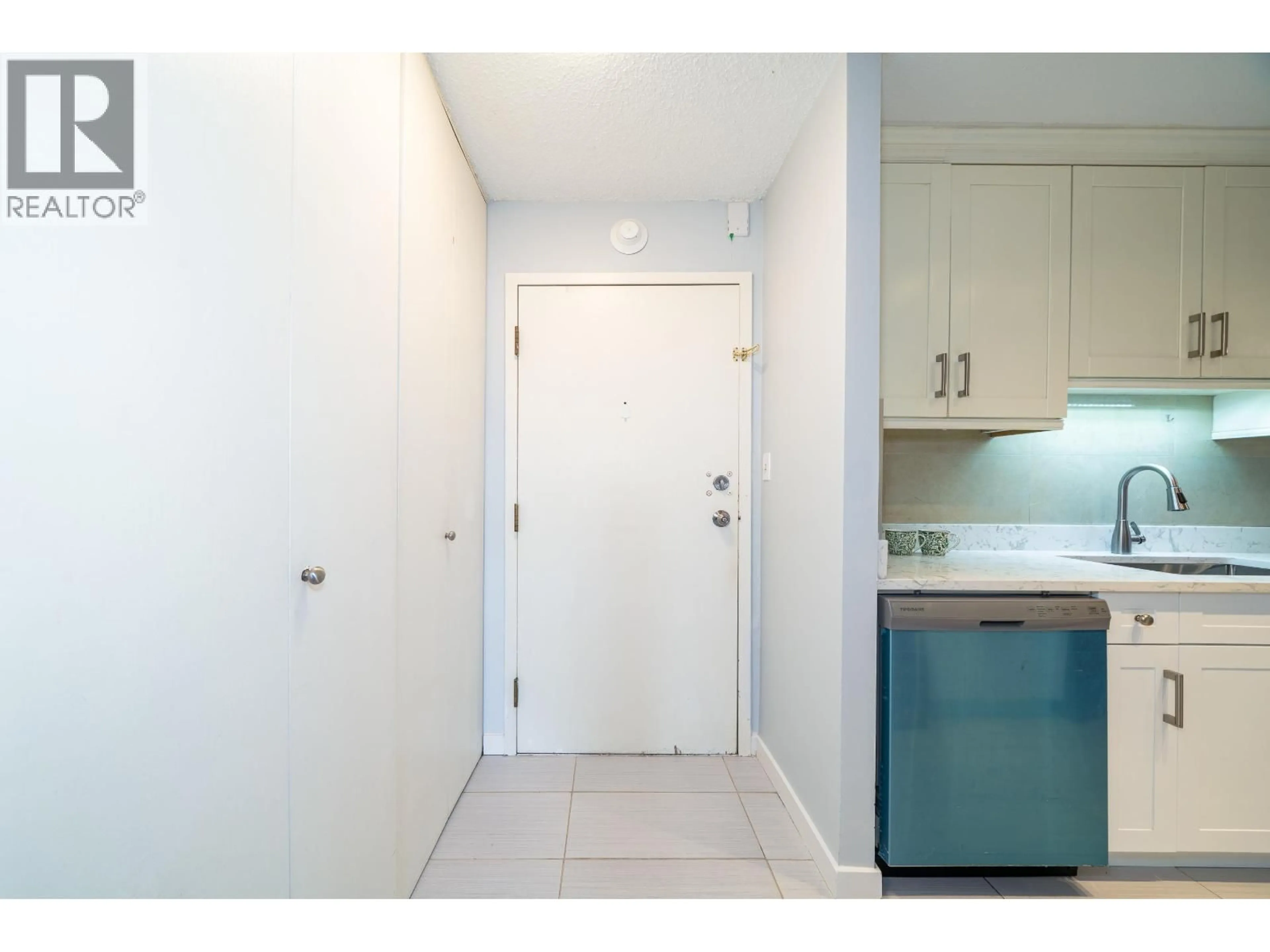 Unknown for 215 - 5932 PATTERSON AVENUE, Burnaby British Columbia V5H4B4