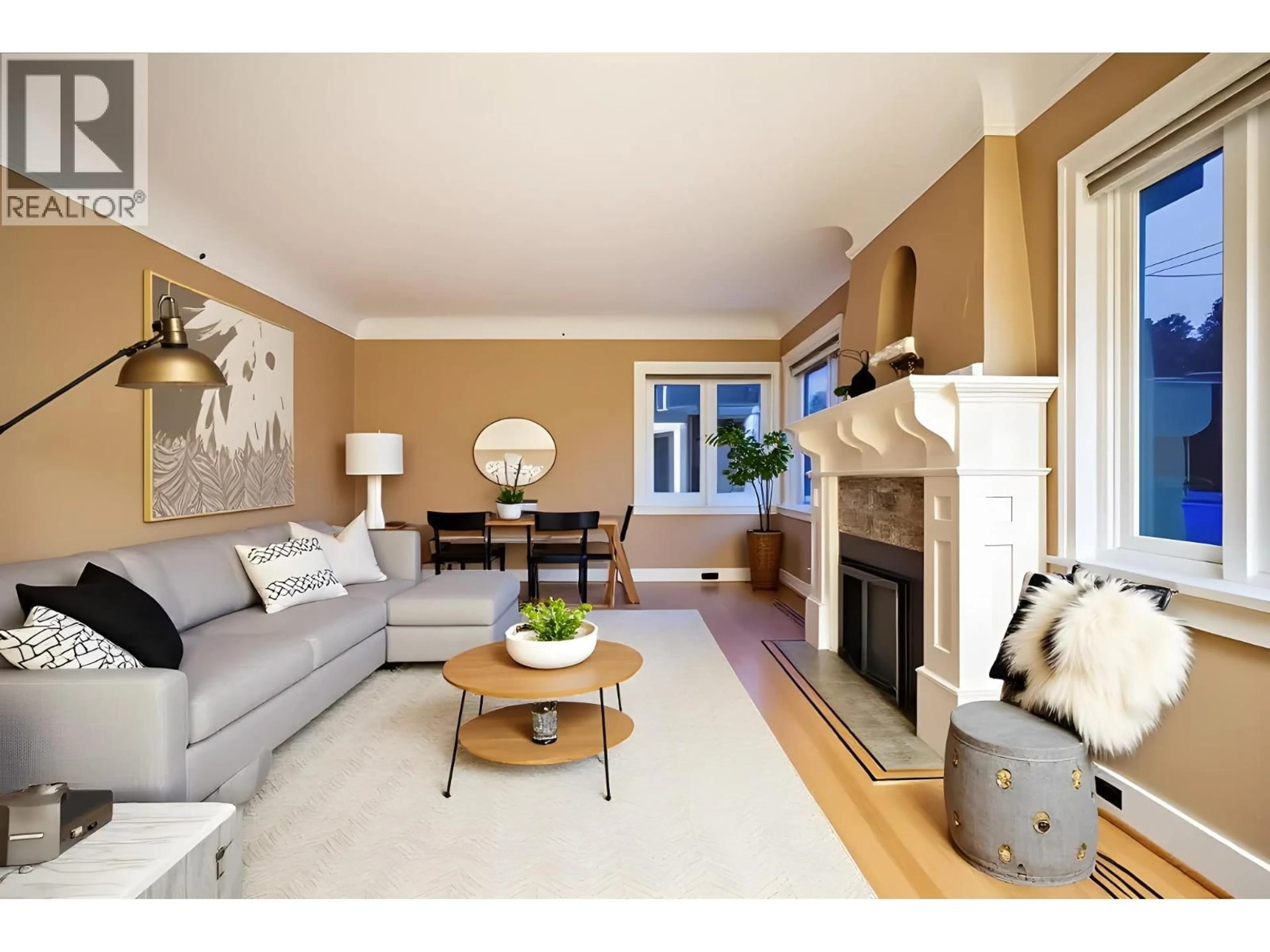 Living room with furniture, wood/laminate floor for 310 ASH STREET, New Westminster British Columbia V3M3M6