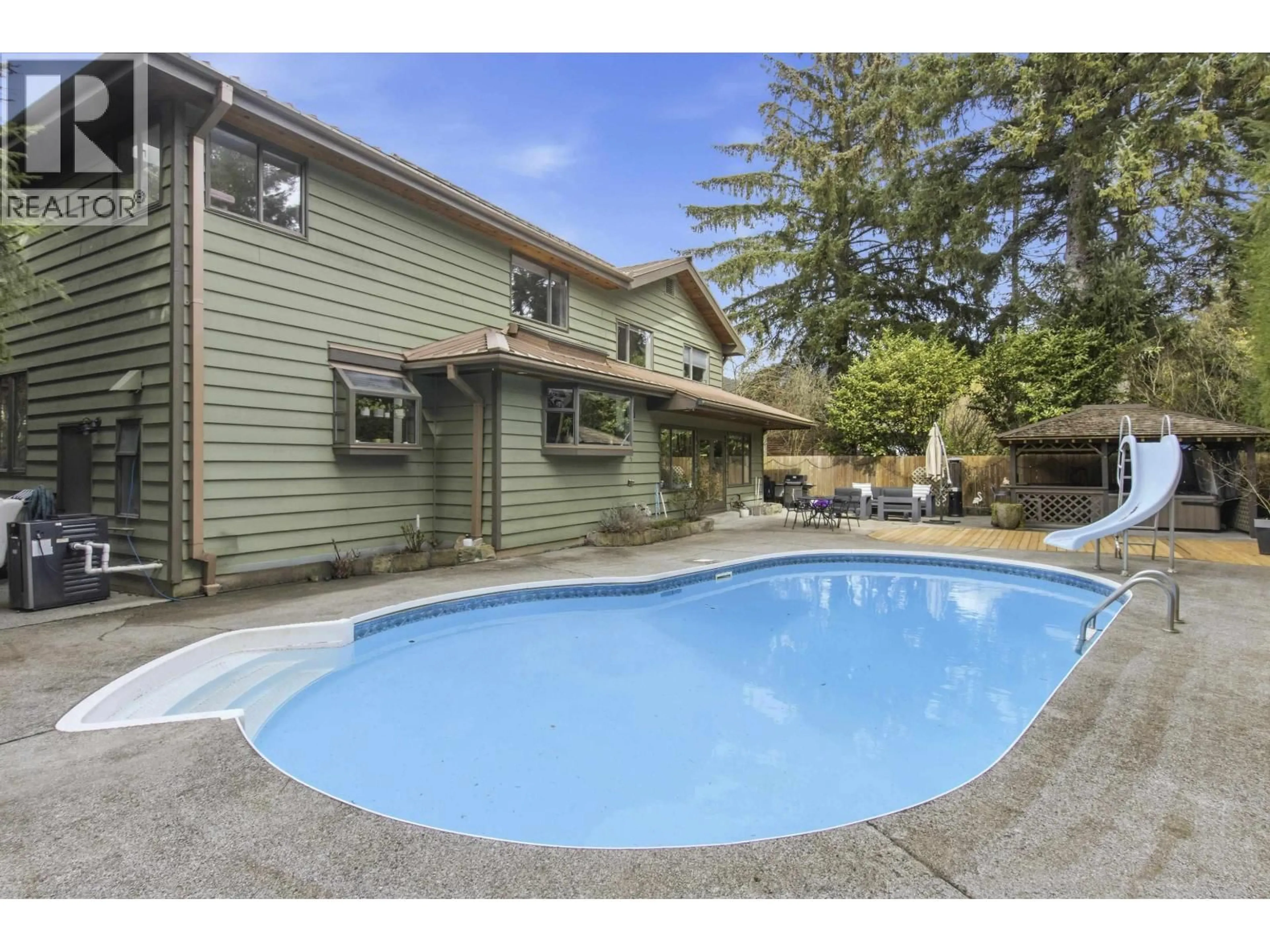 Pool for 2130 PARKWAY ROAD, Squamish British Columbia V8B0P3