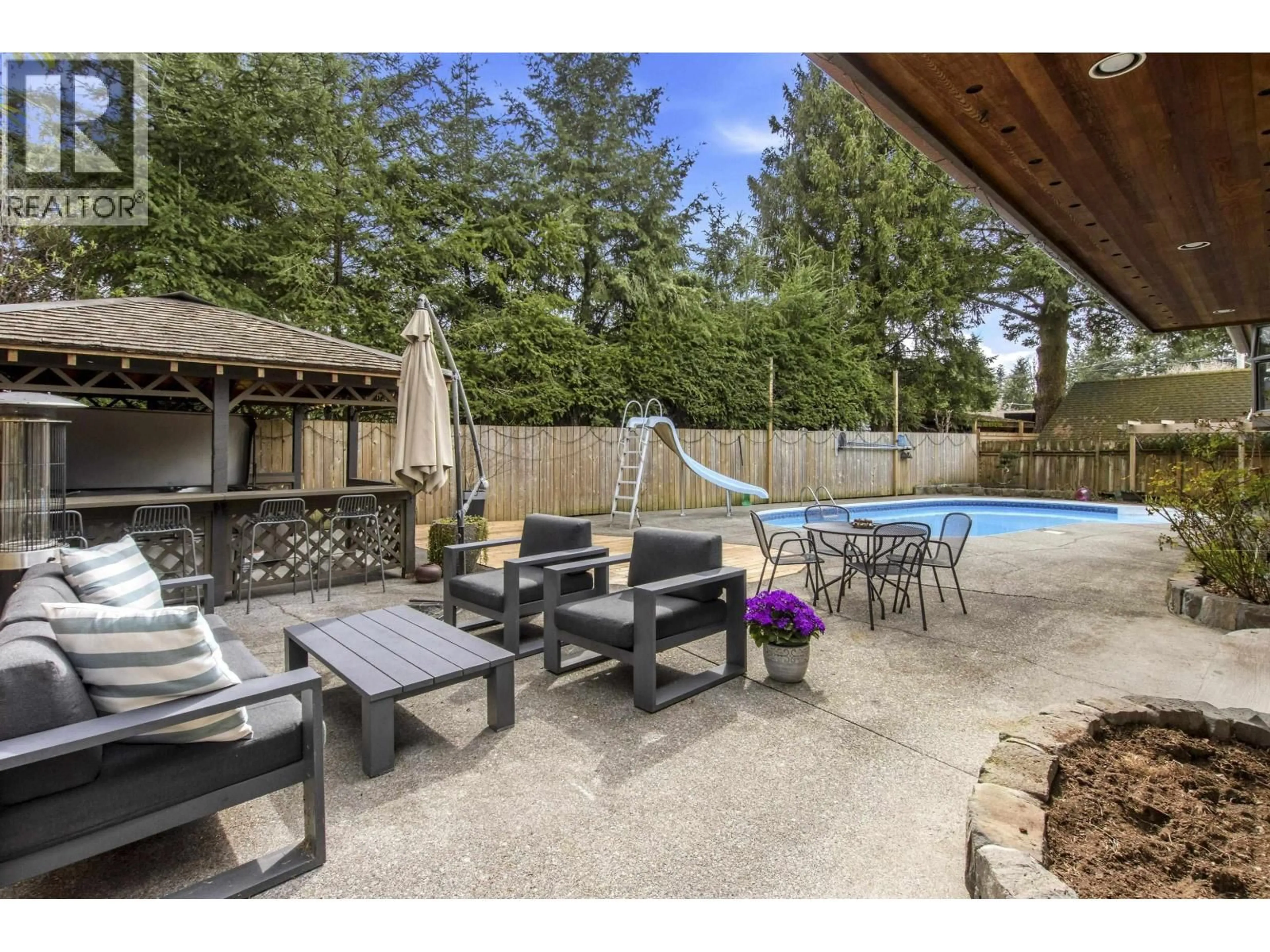 Patio, unknown for 2130 PARKWAY ROAD, Squamish British Columbia V8B0P3