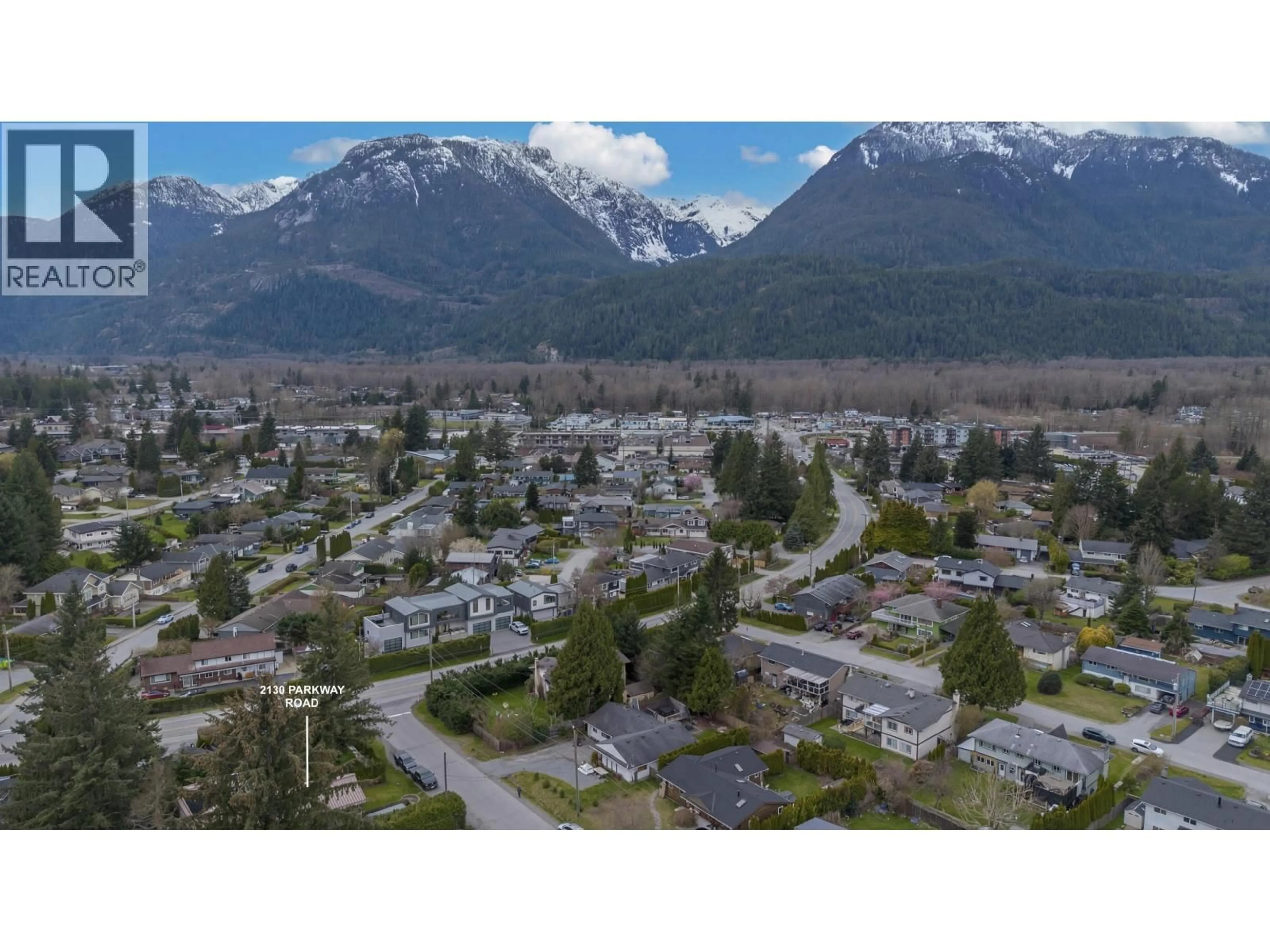 A pic from outside/outdoor area/front of a property/back of a property/a pic from drone, mountain view for 2130 PARKWAY ROAD, Squamish British Columbia V8B0P3