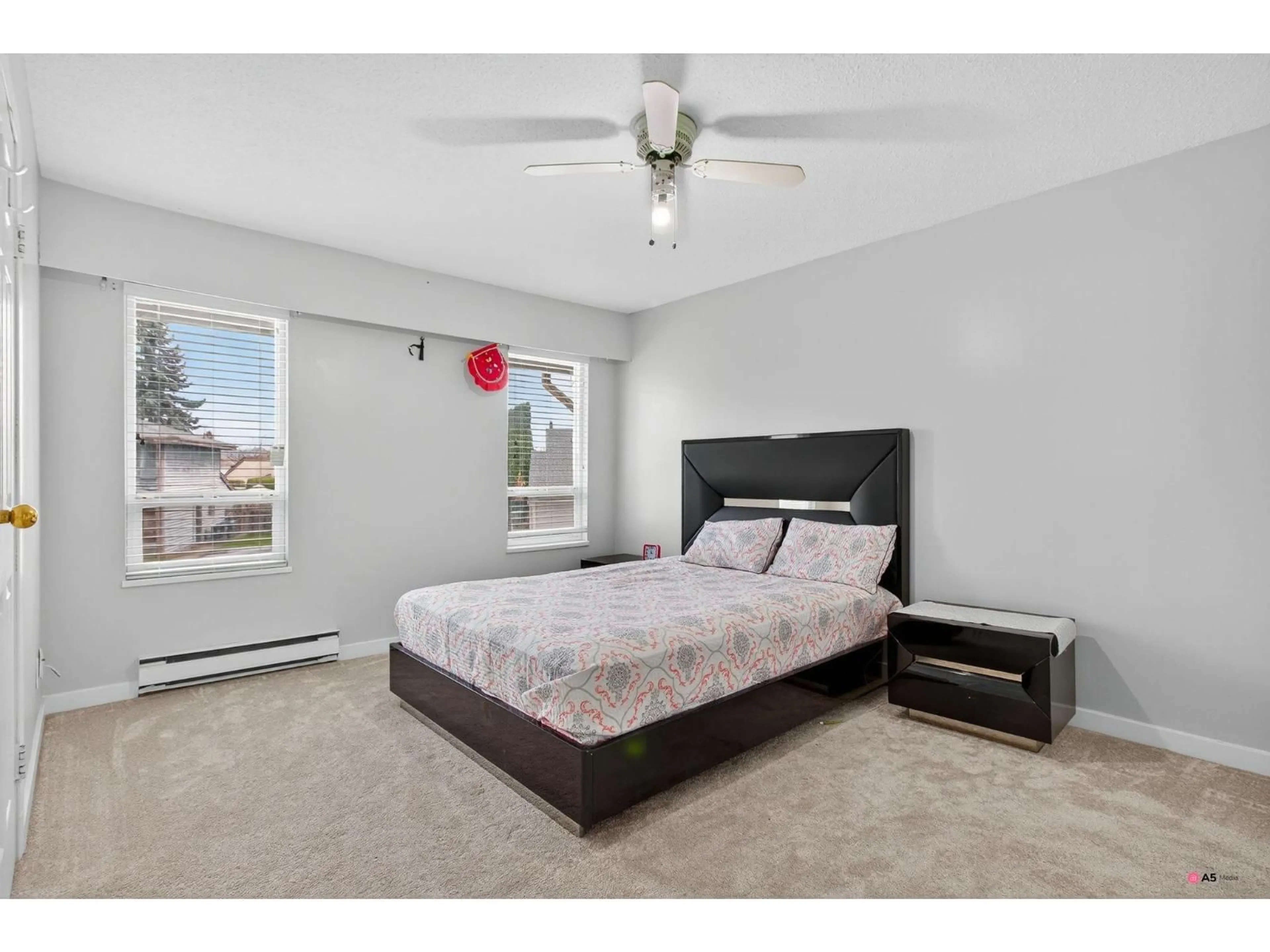 Bedroom with bed, unknown for 7363 129 STREET, Surrey British Columbia V3W7B8