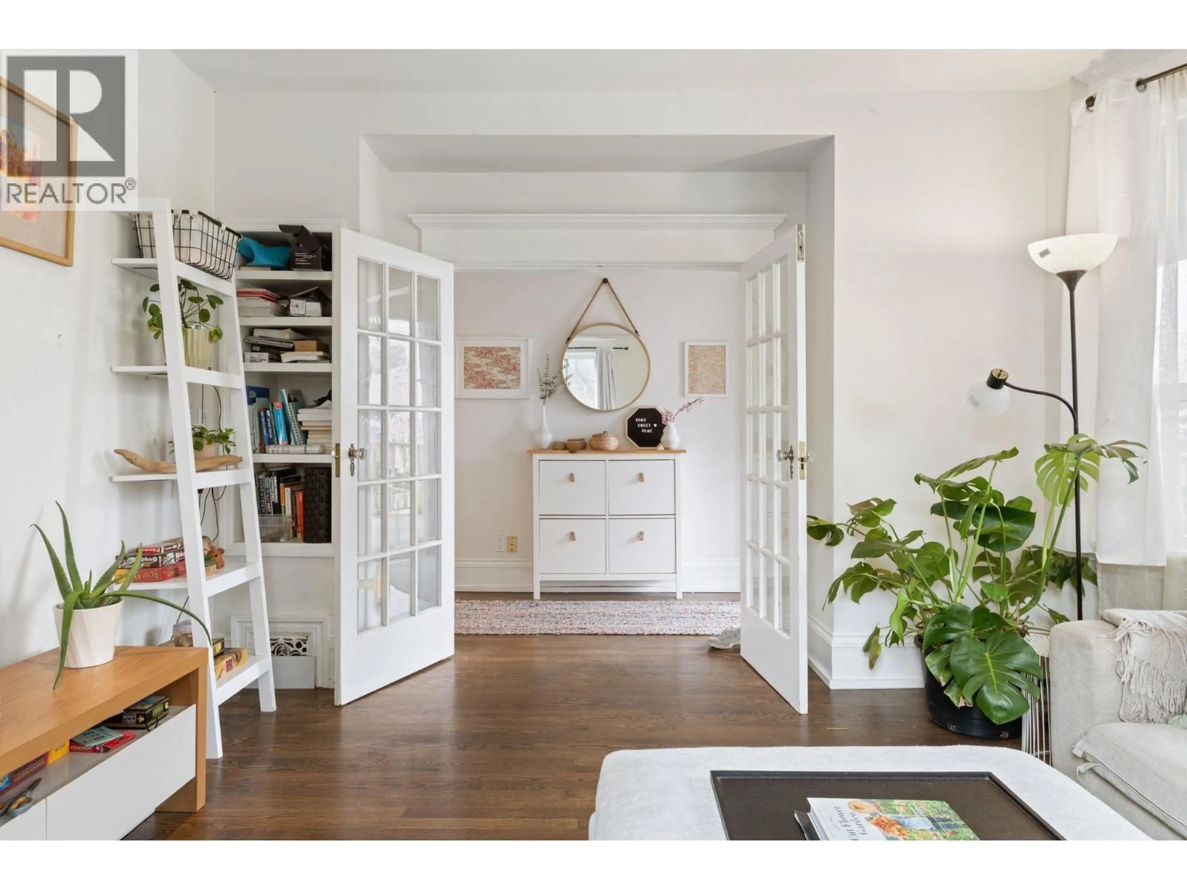 Indoor entryway for 796 13TH AVENUE, Vancouver British Columbia V5T2L3