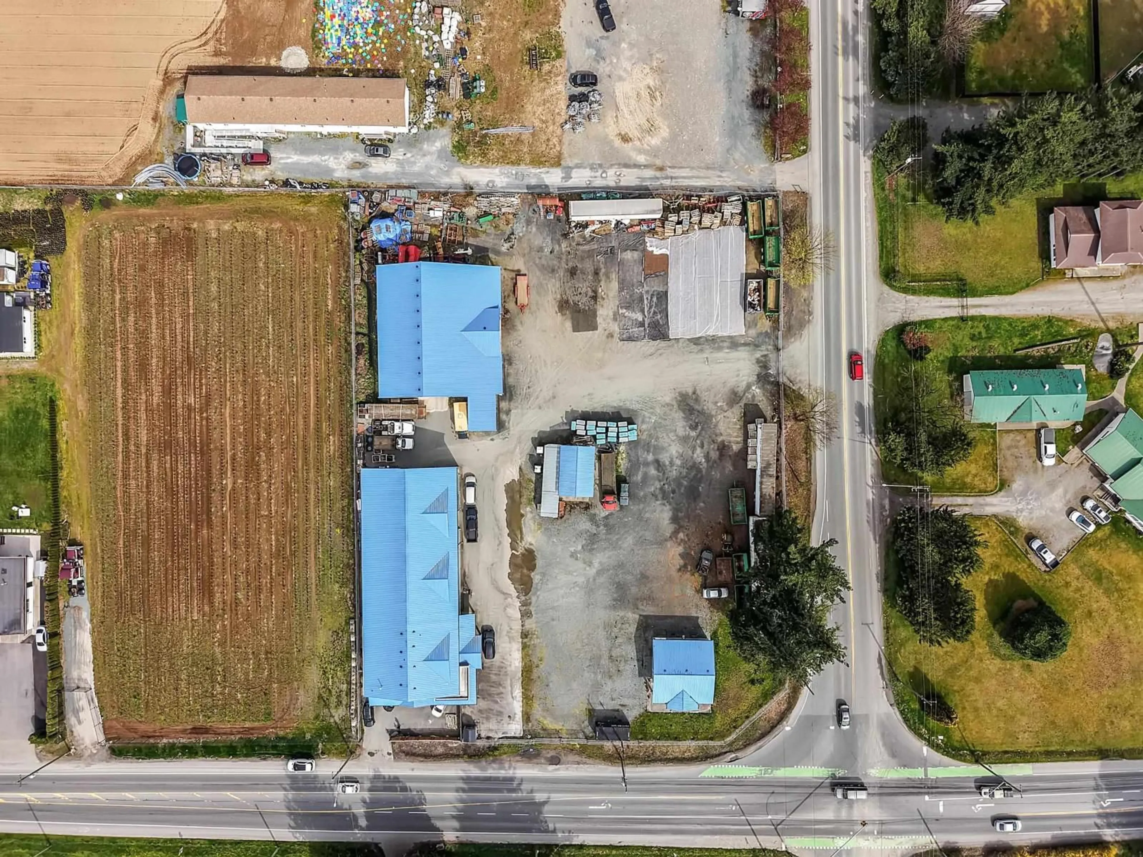 A pic from outside/outdoor area/front of a property/back of a property/a pic from drone, building for 819 CLEARBROOK ROAD, Abbotsford British Columbia V2T5X2