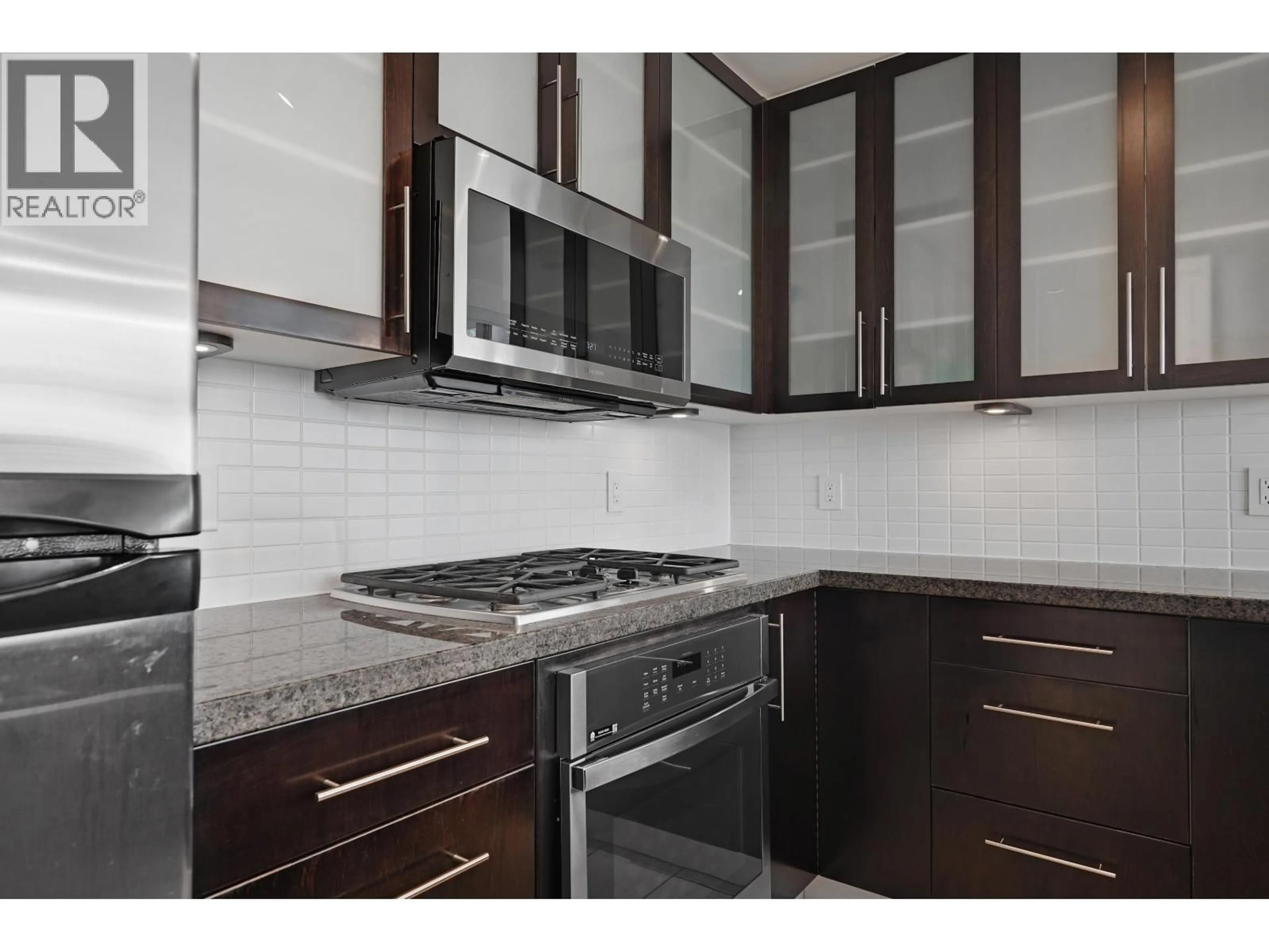 Standard kitchen, ceramic/tile floor for 2404 - 1225 RICHARDS STREET, Vancouver British Columbia V6B1E6