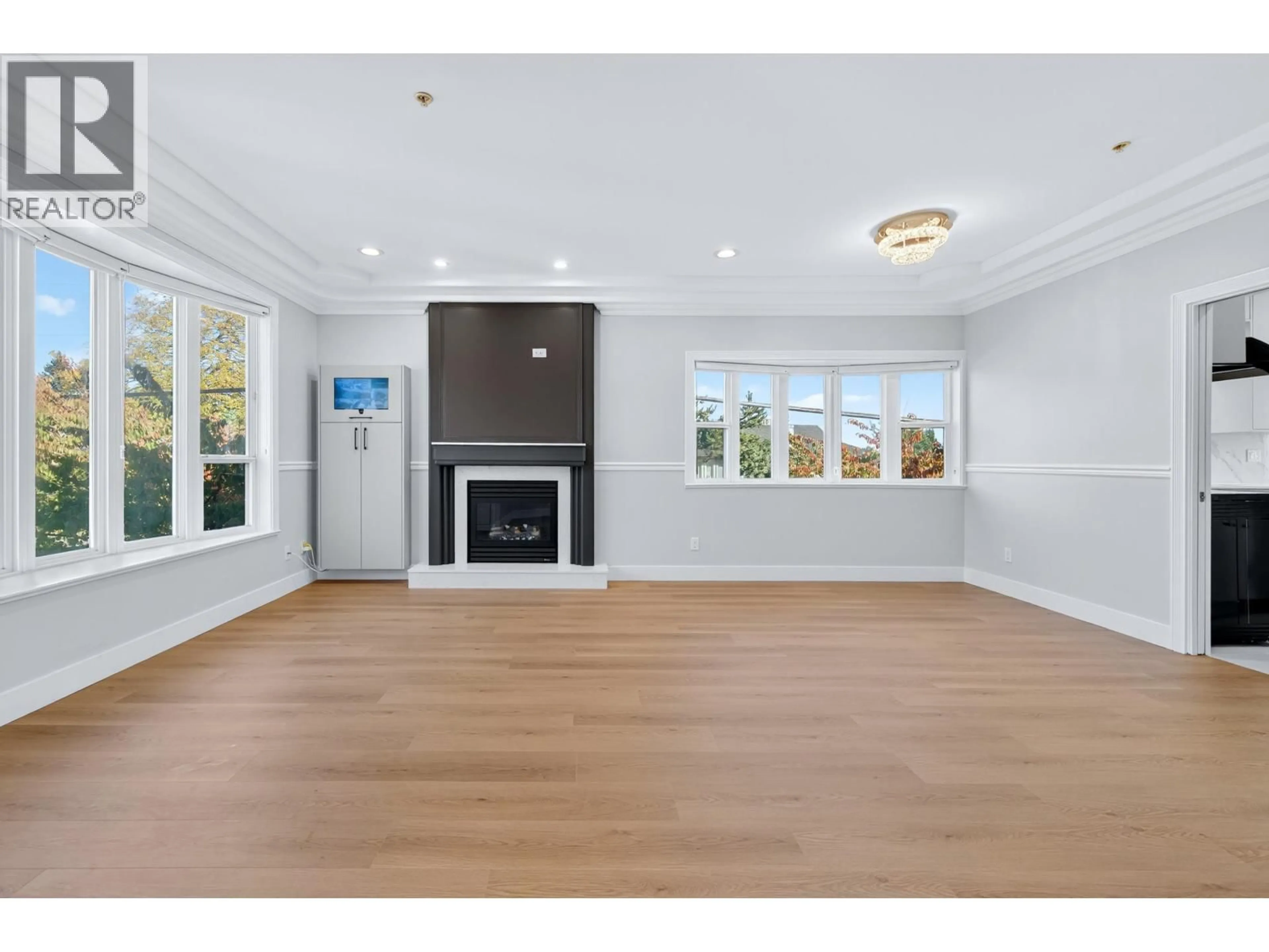 Unknown for 392 63RD AVENUE, Vancouver British Columbia V5X2J9