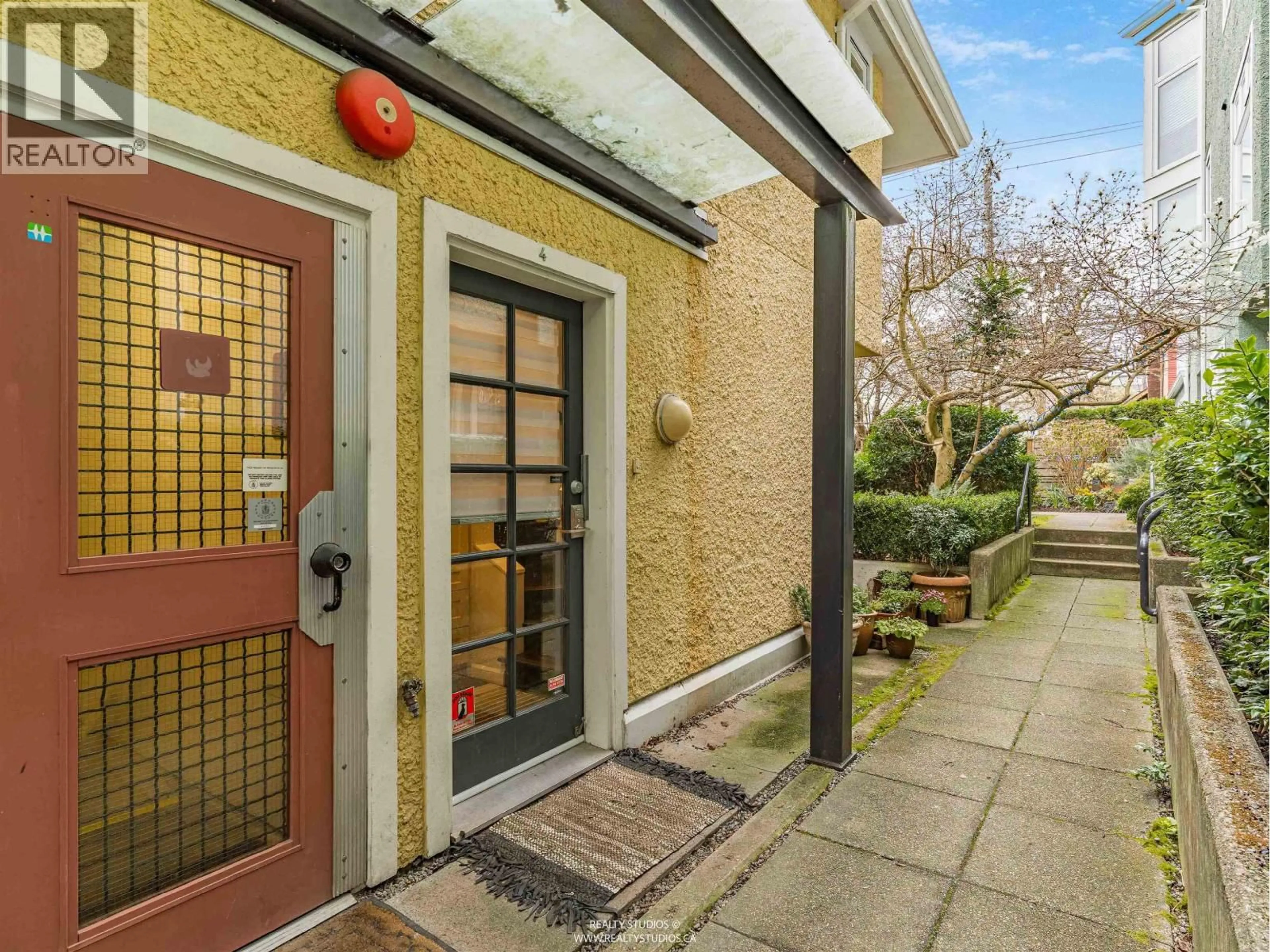 Unknown for 4 - 2315 10TH AVENUE, Vancouver British Columbia V6K2J2