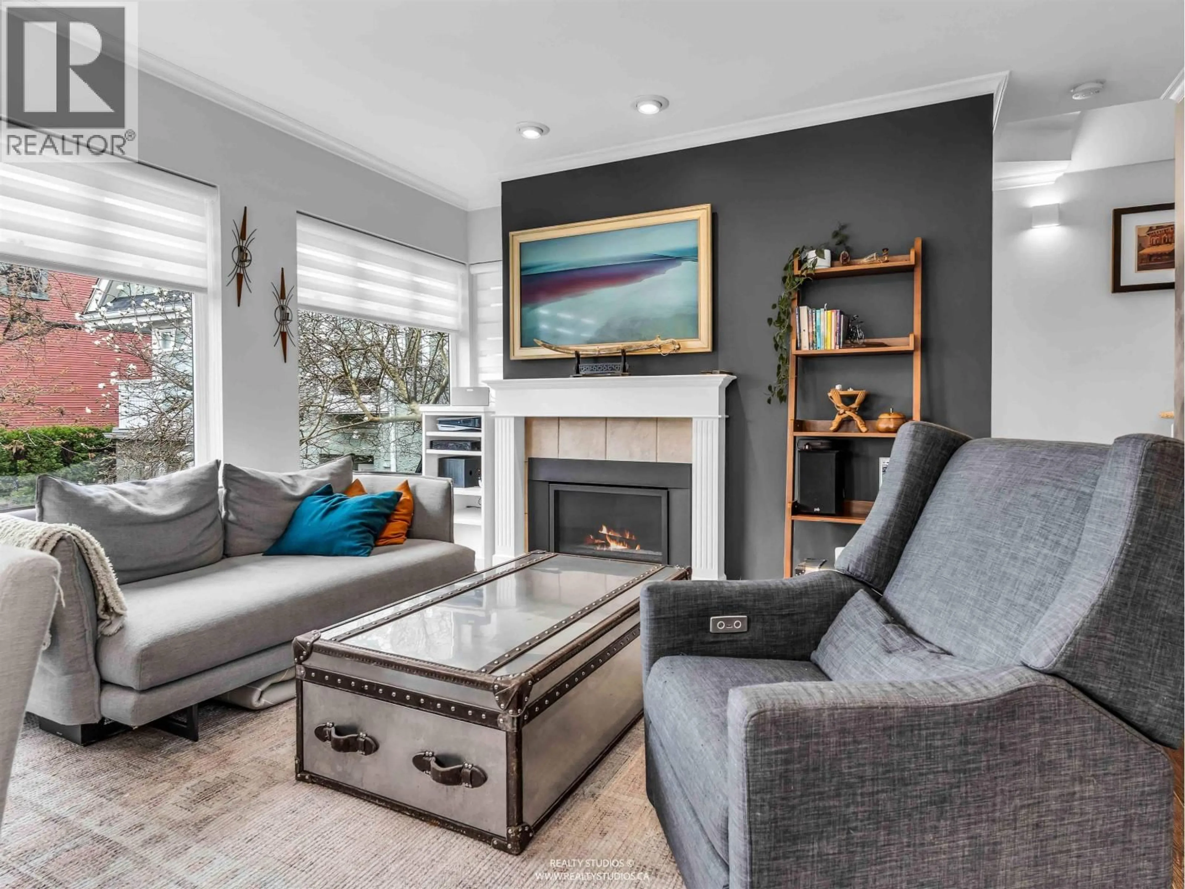 Living room with furniture, unknown for 4 - 2315 10TH AVENUE, Vancouver British Columbia V6K2J2