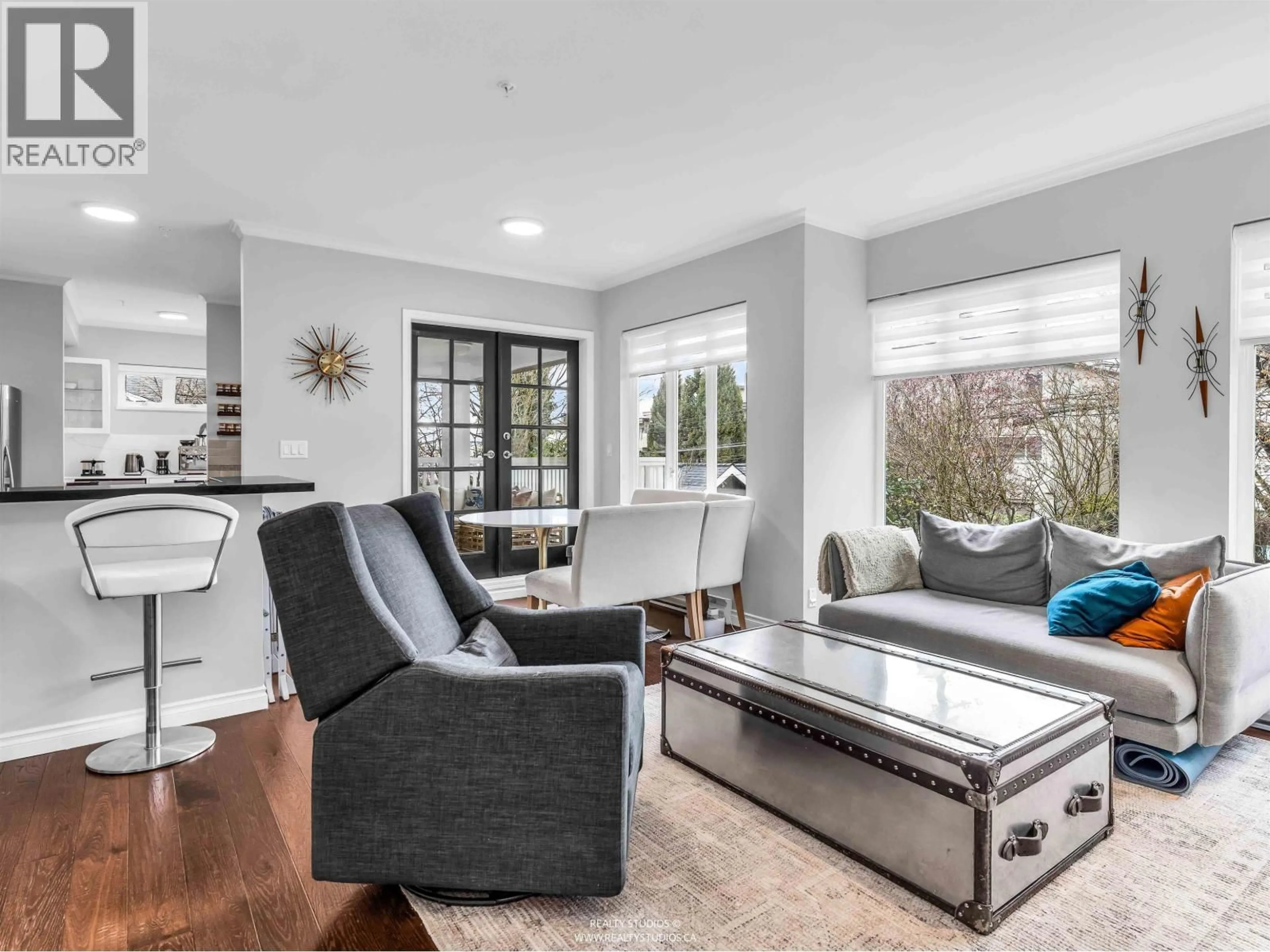 Living room with furniture, unknown for 4 - 2315 10TH AVENUE, Vancouver British Columbia V6K2J2