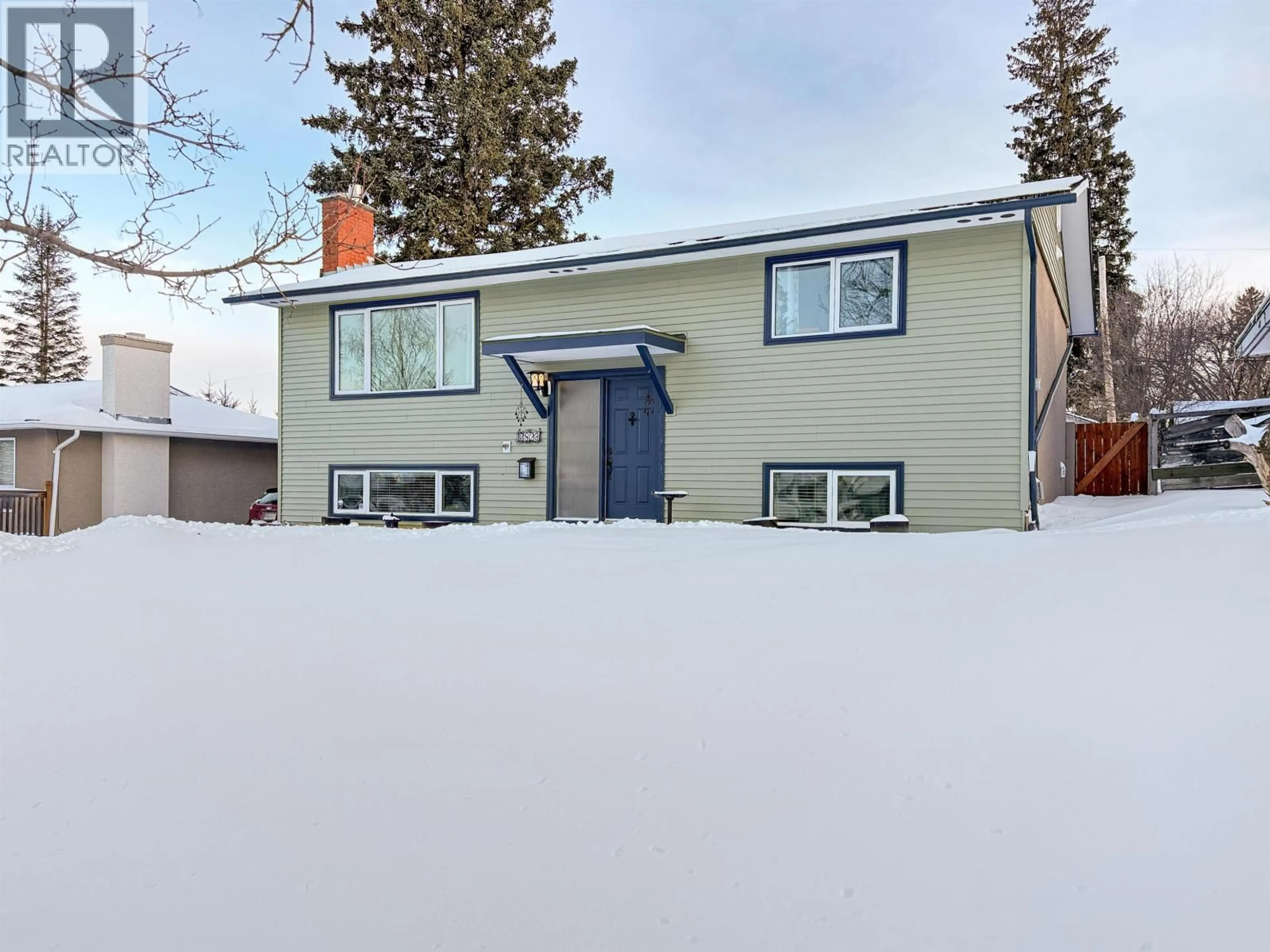 A pic from outside/outdoor area/front of a property/back of a property/a pic from drone, street for 2823 ATHLONE AVENUE, Prince George British Columbia V2N1G1