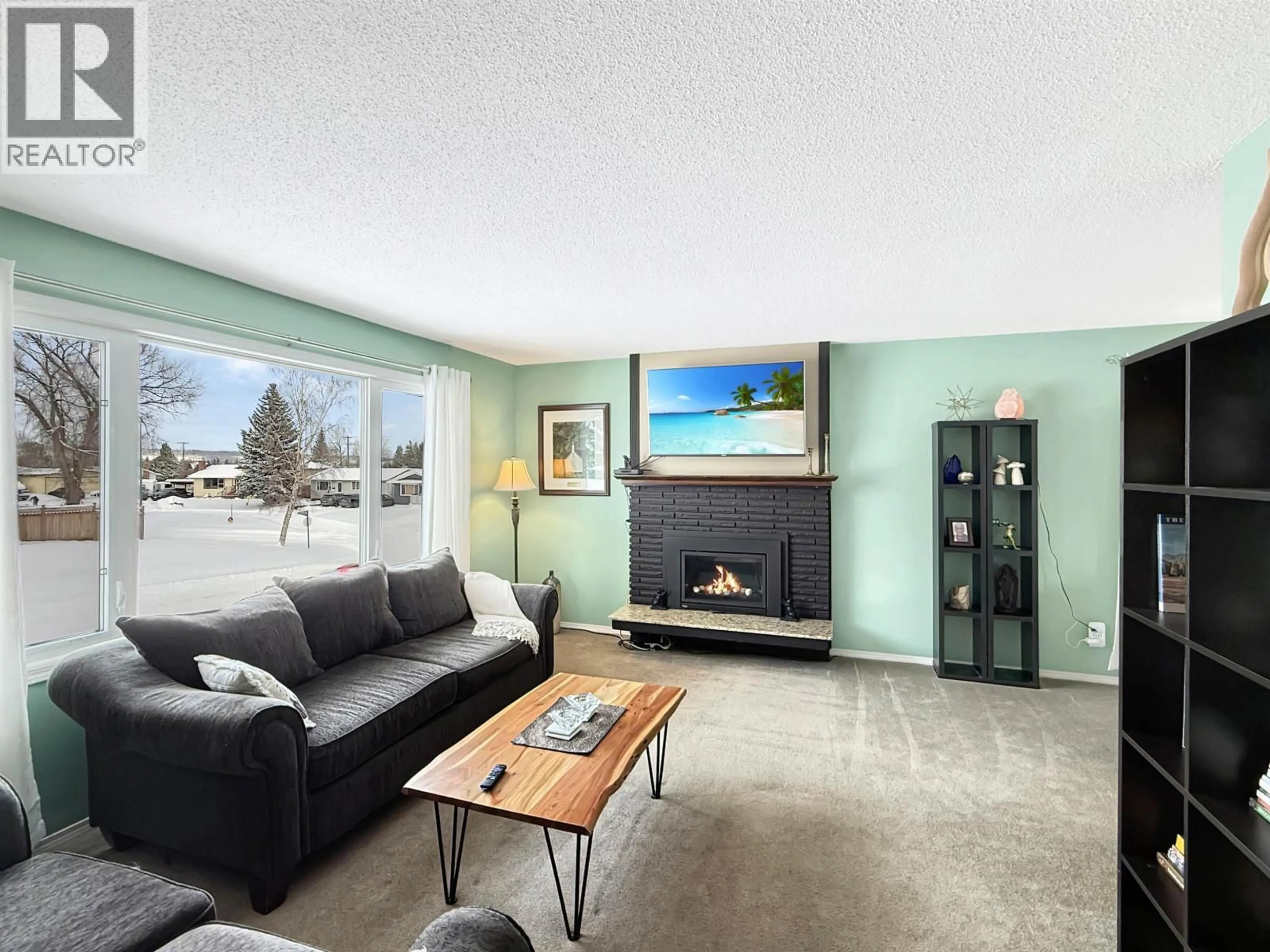 Living room with furniture, unknown for 2823 ATHLONE AVENUE, Prince George British Columbia V2N1G1