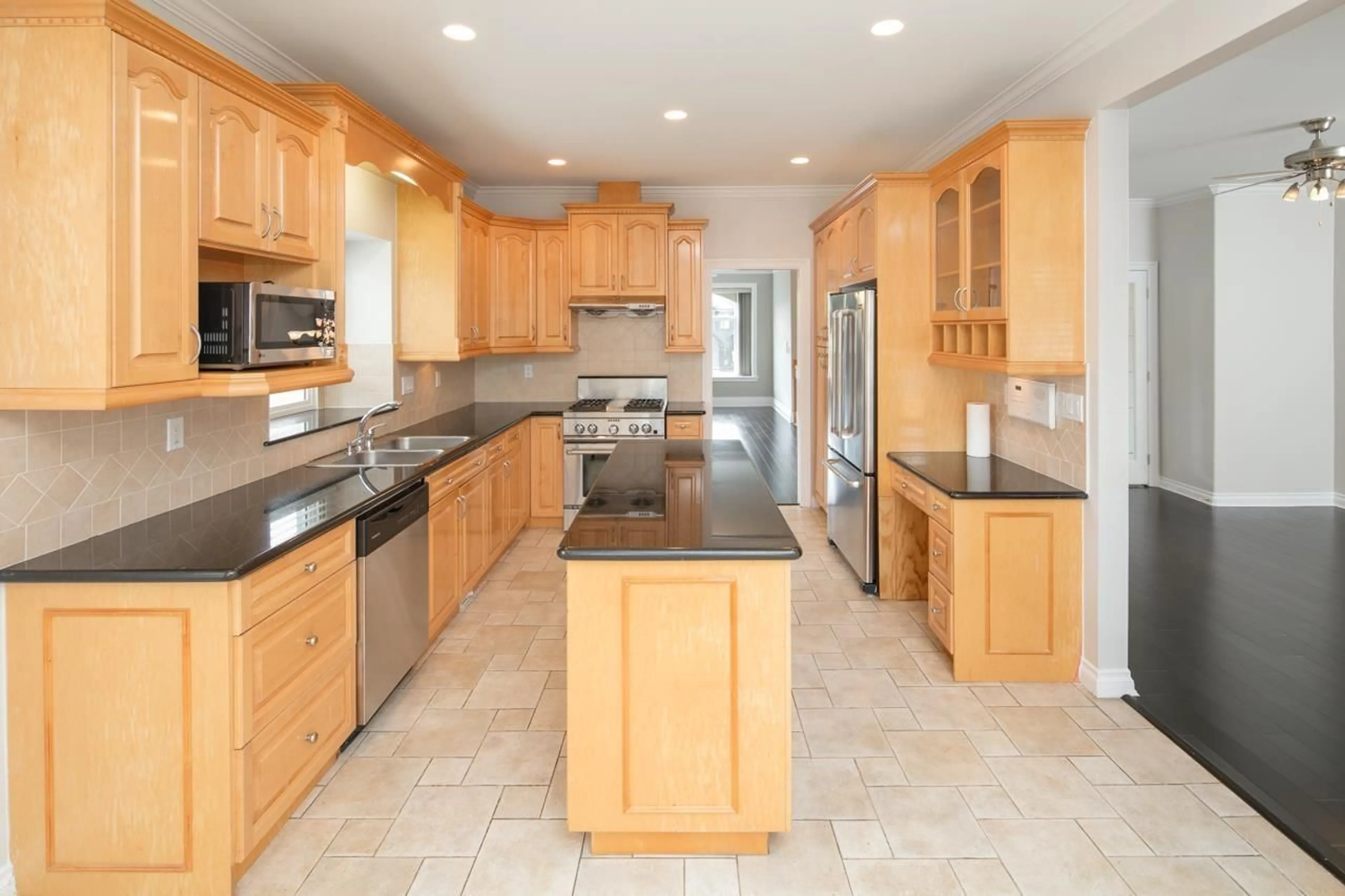 Contemporary kitchen, ceramic/tile floor for 13479 98A AVENUE, Surrey British Columbia V3T1C7