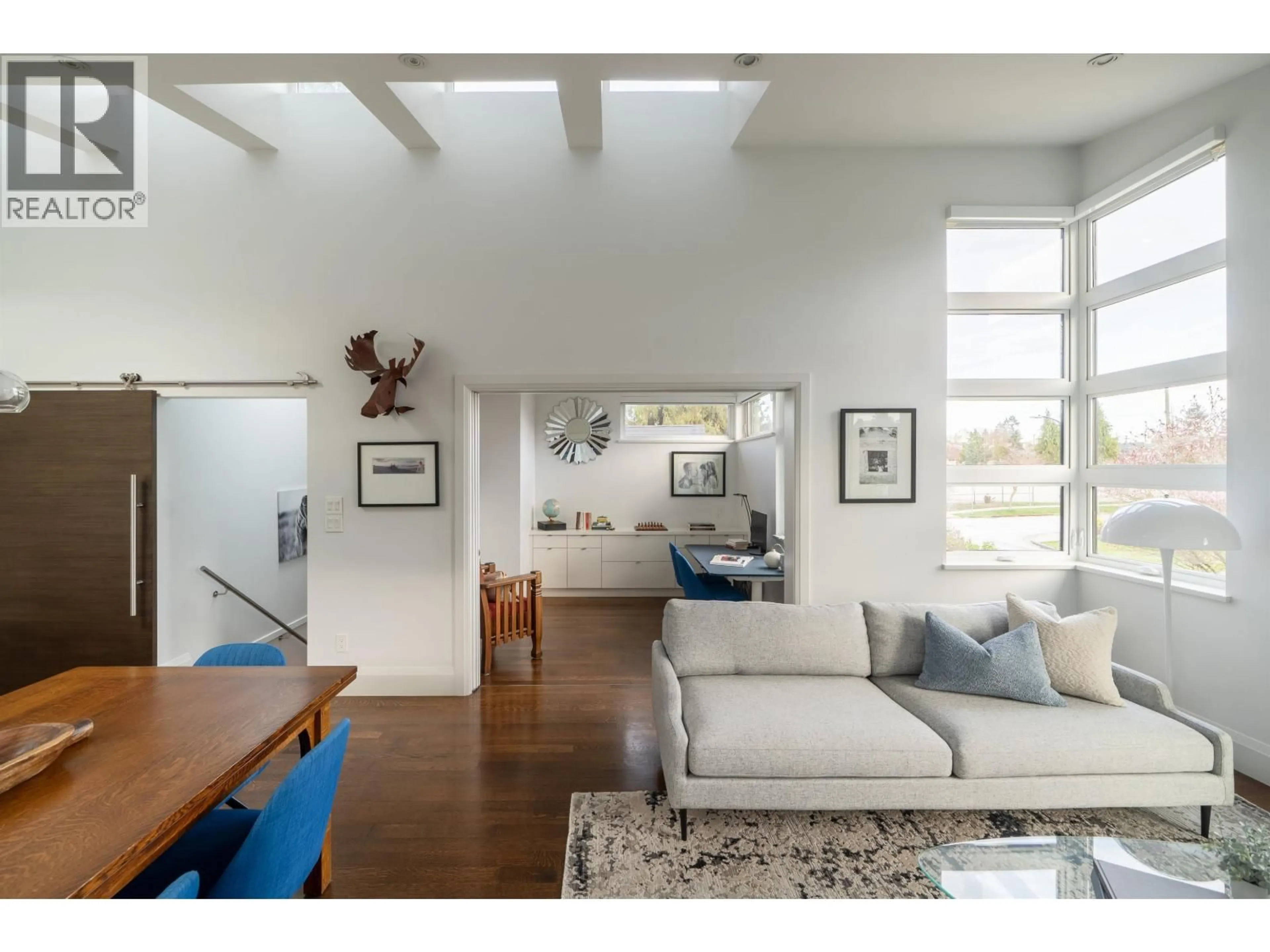 Living room with furniture, unknown for 117 26TH AVENUE, Vancouver British Columbia V5Y2J6