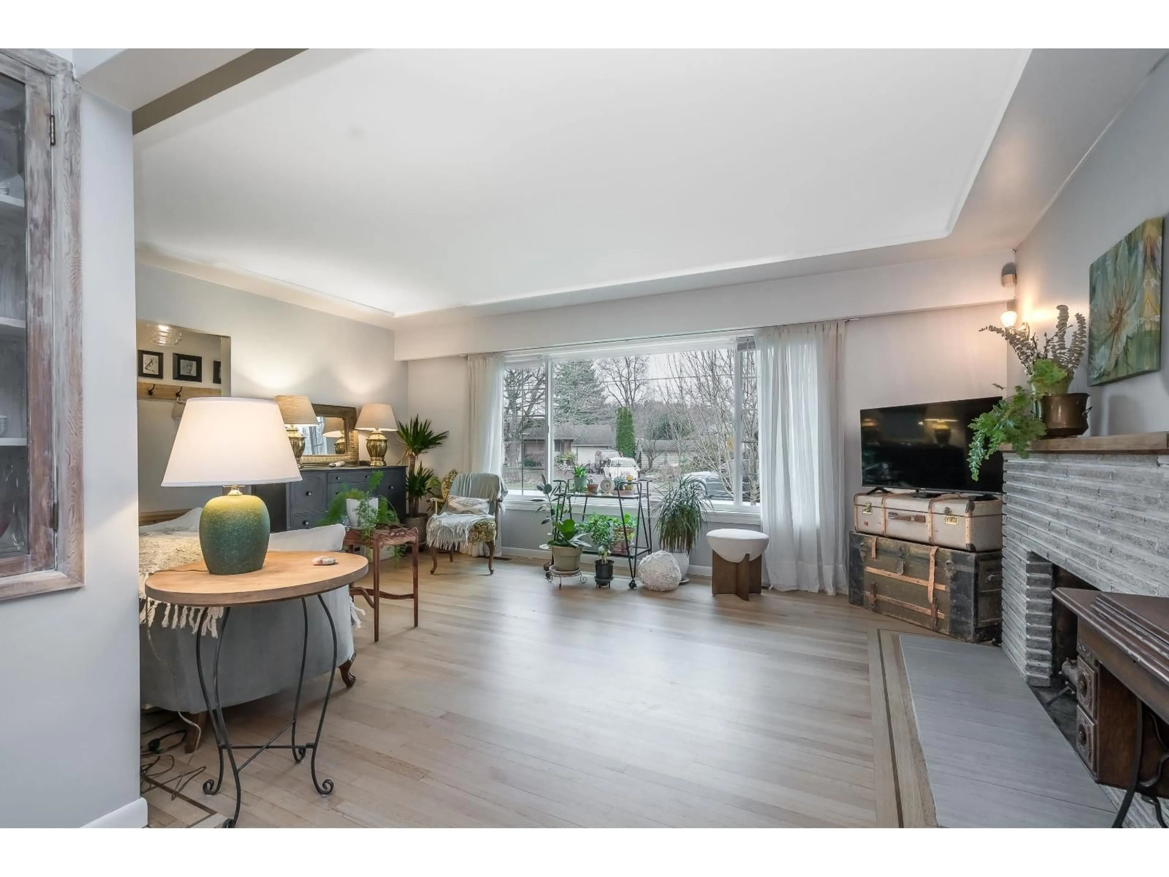 Living room with furniture, unknown for 9727 HAZEL STREET, Chilliwack British Columbia V2P5P1