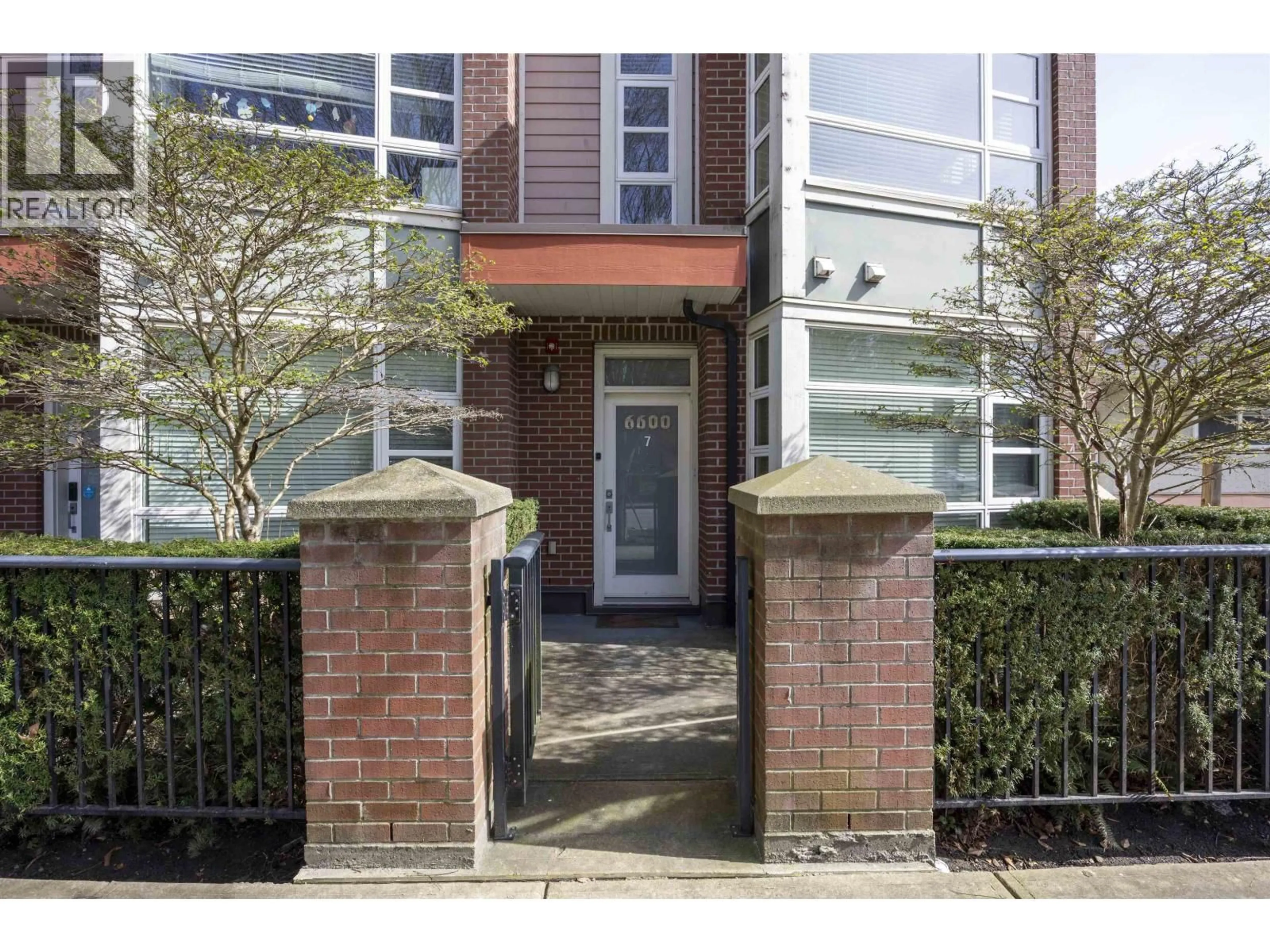 Indoor entryway for 7 - 6600 COONEY ROAD, Richmond British Columbia V6Y2J8